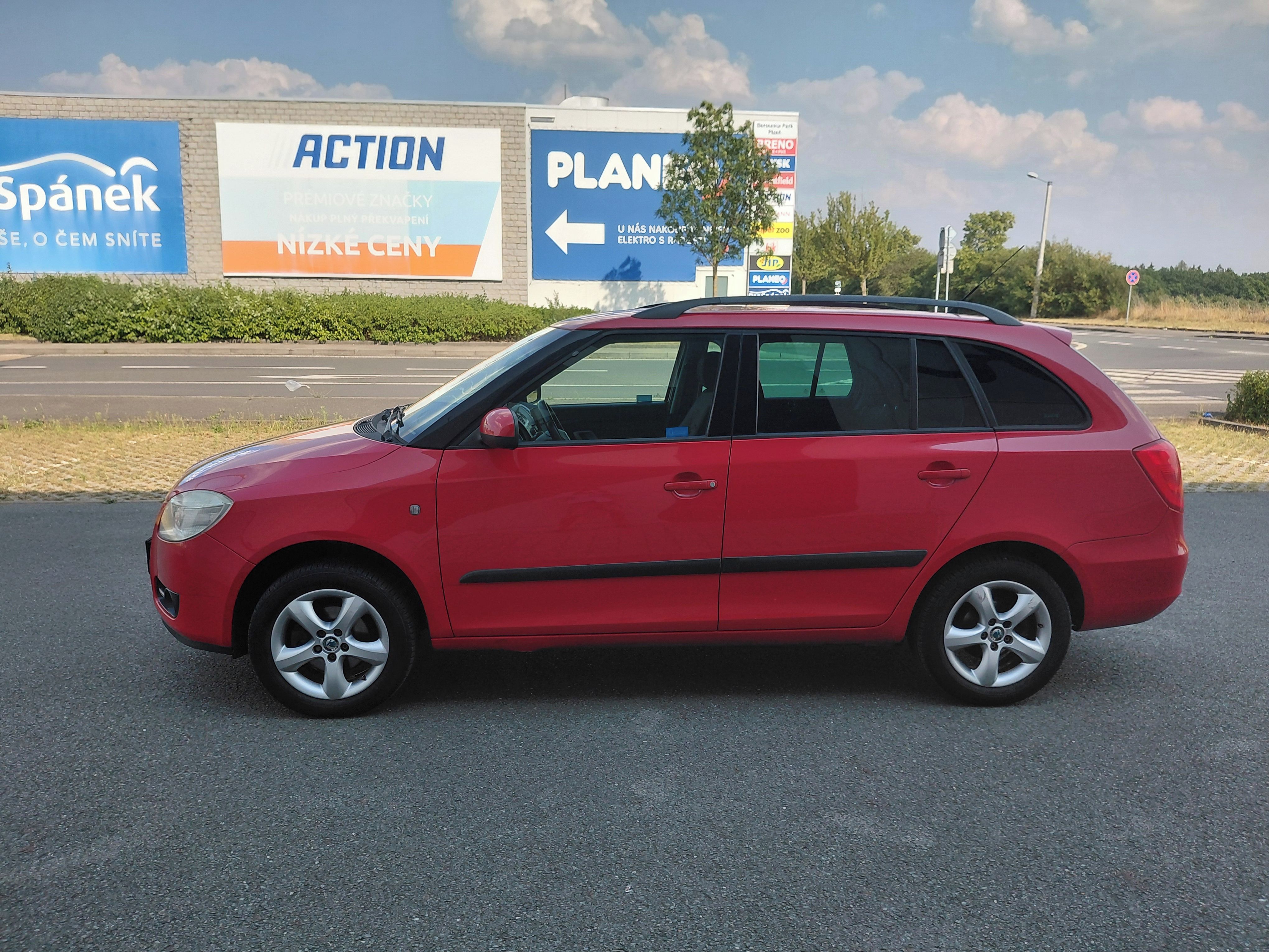 Škoda Fabia, 1.6 16V 2.MAJ!ČR! PĚKNÉ AUTO - fotka 4