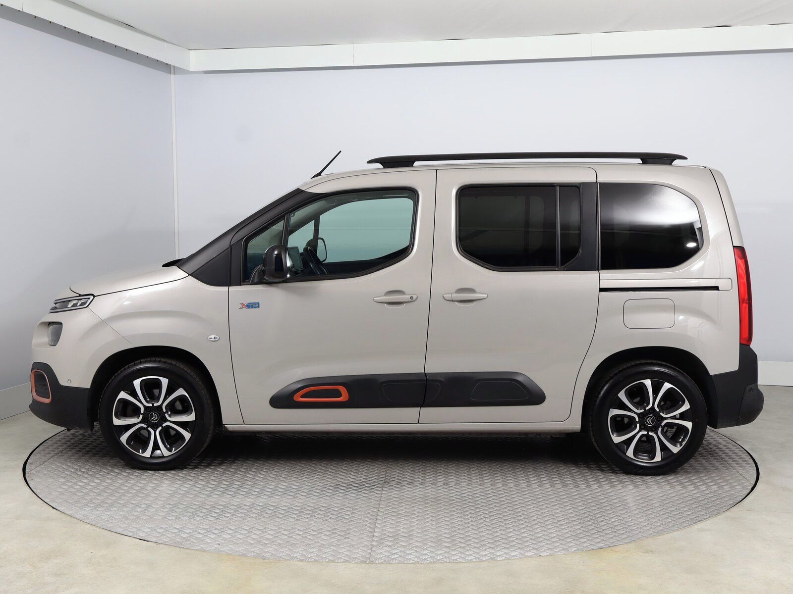 Citroën Berlingo, 1.5 BlueHDi, Shine, 5Míst - fotka 3