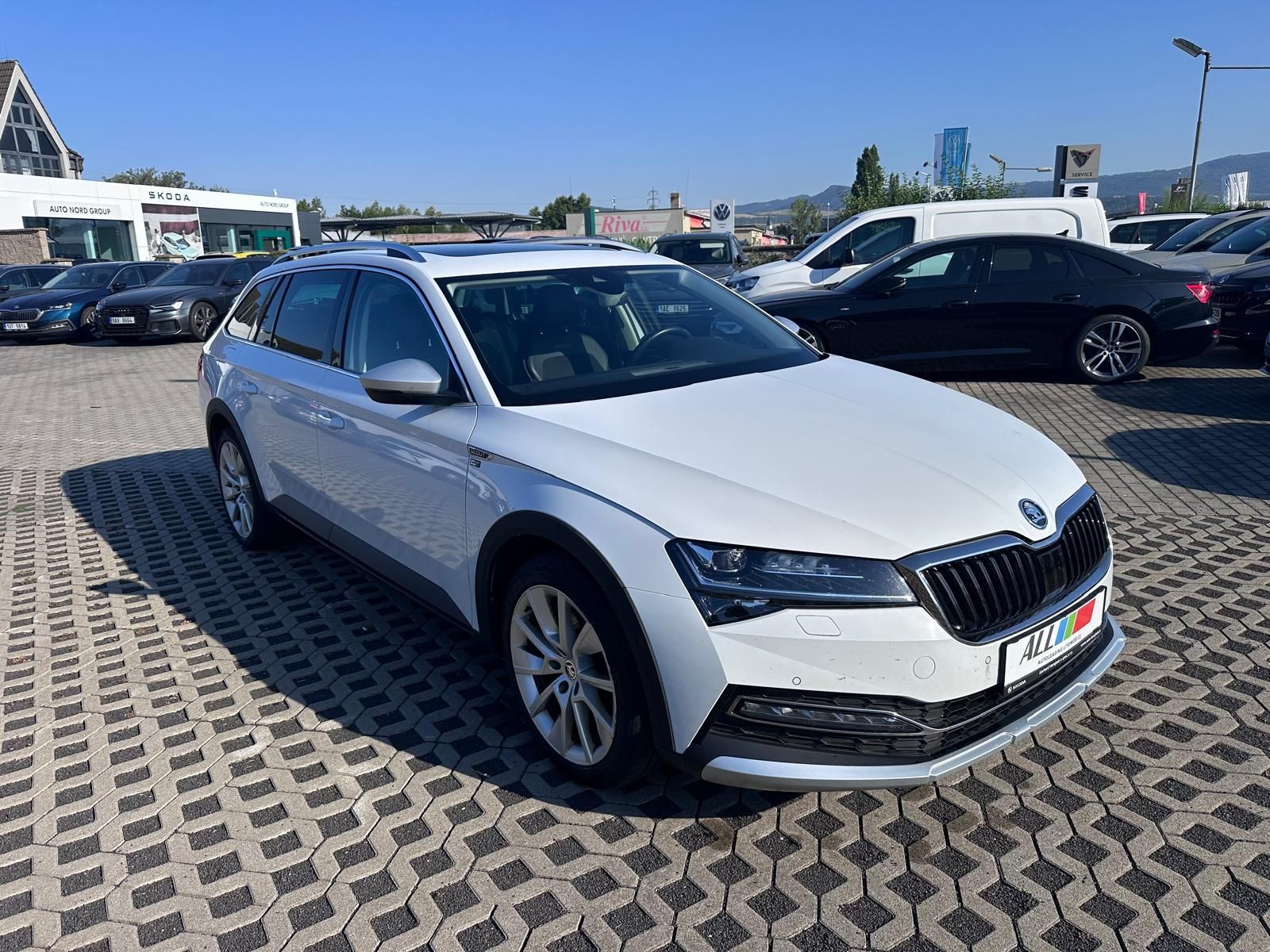 Škoda Superb, 2,0 TDI 4x4 DSG 147kW - fotka 4