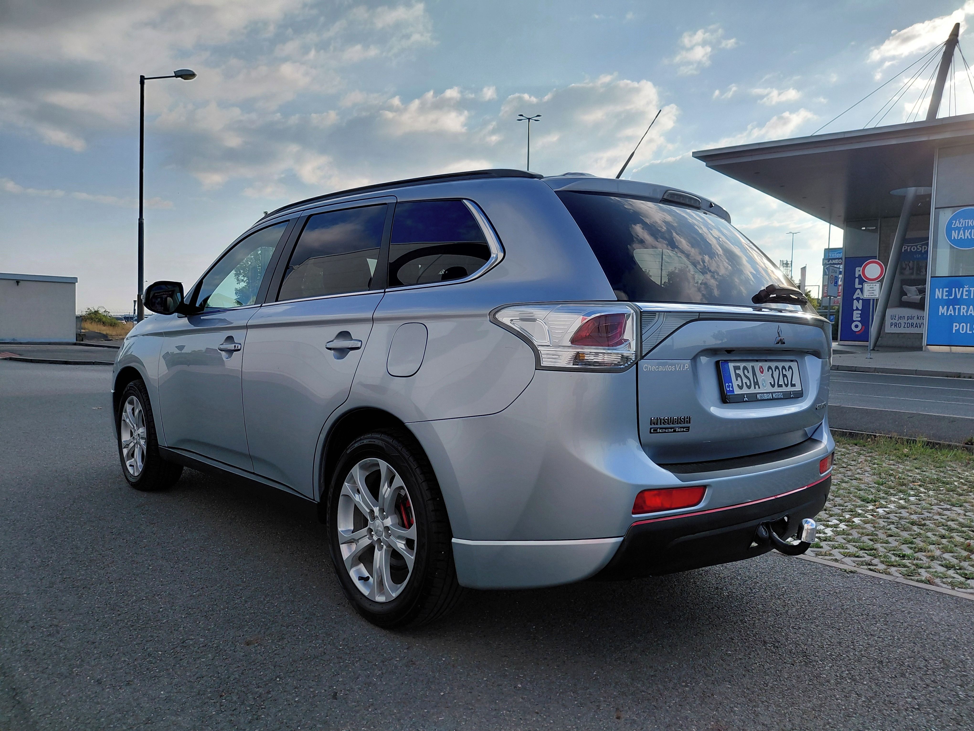 Mitsubishi Outlander, 2.2Di-D 4x4 PĚKNÉ,SPOLEHLIVÉ - fotka 5