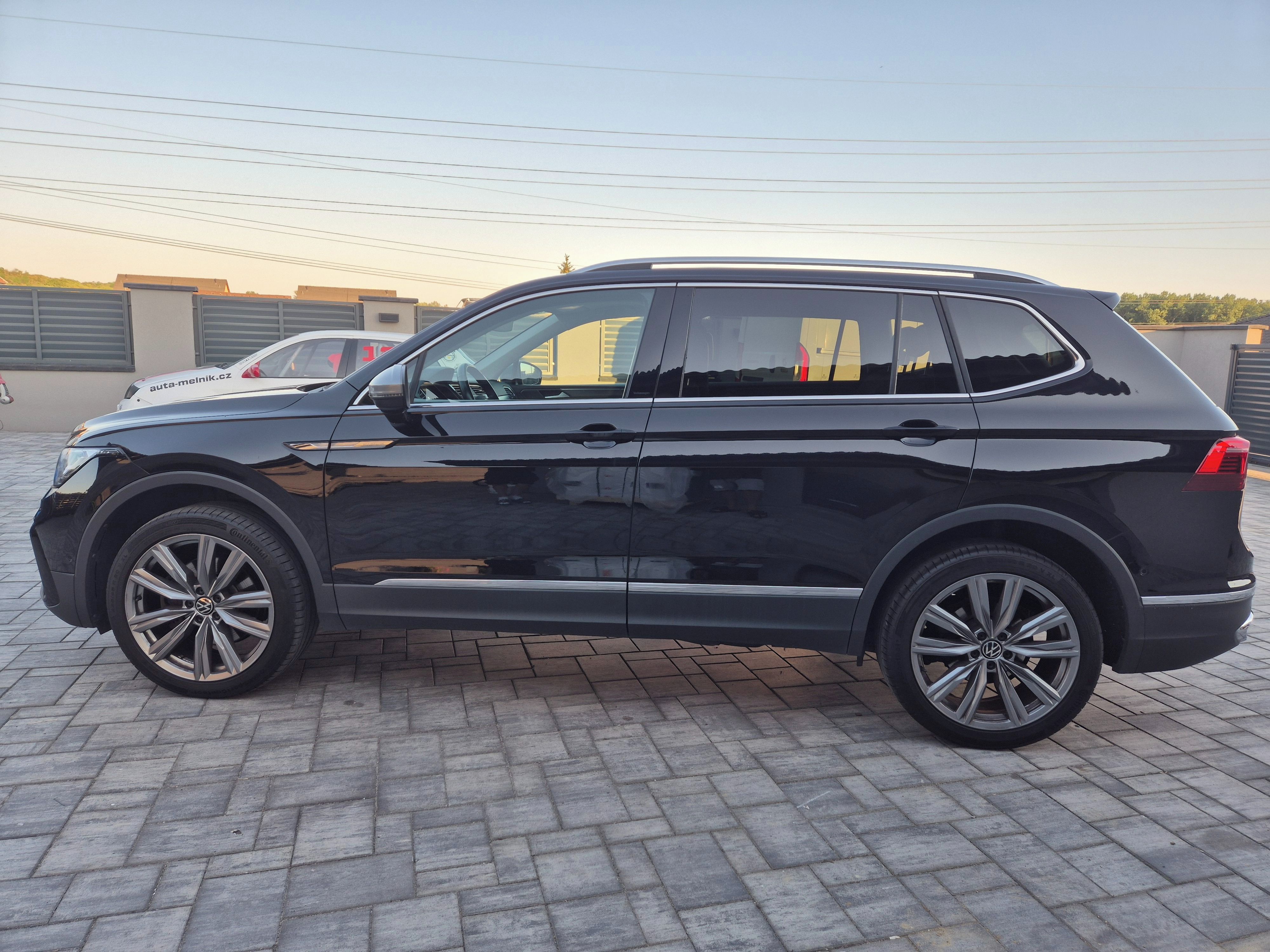 Volkswagen Tiguan Allspace, 2.0 TDi 147kw 4x4 2022 ZÁRUKA - fotka 4