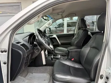Auto 8