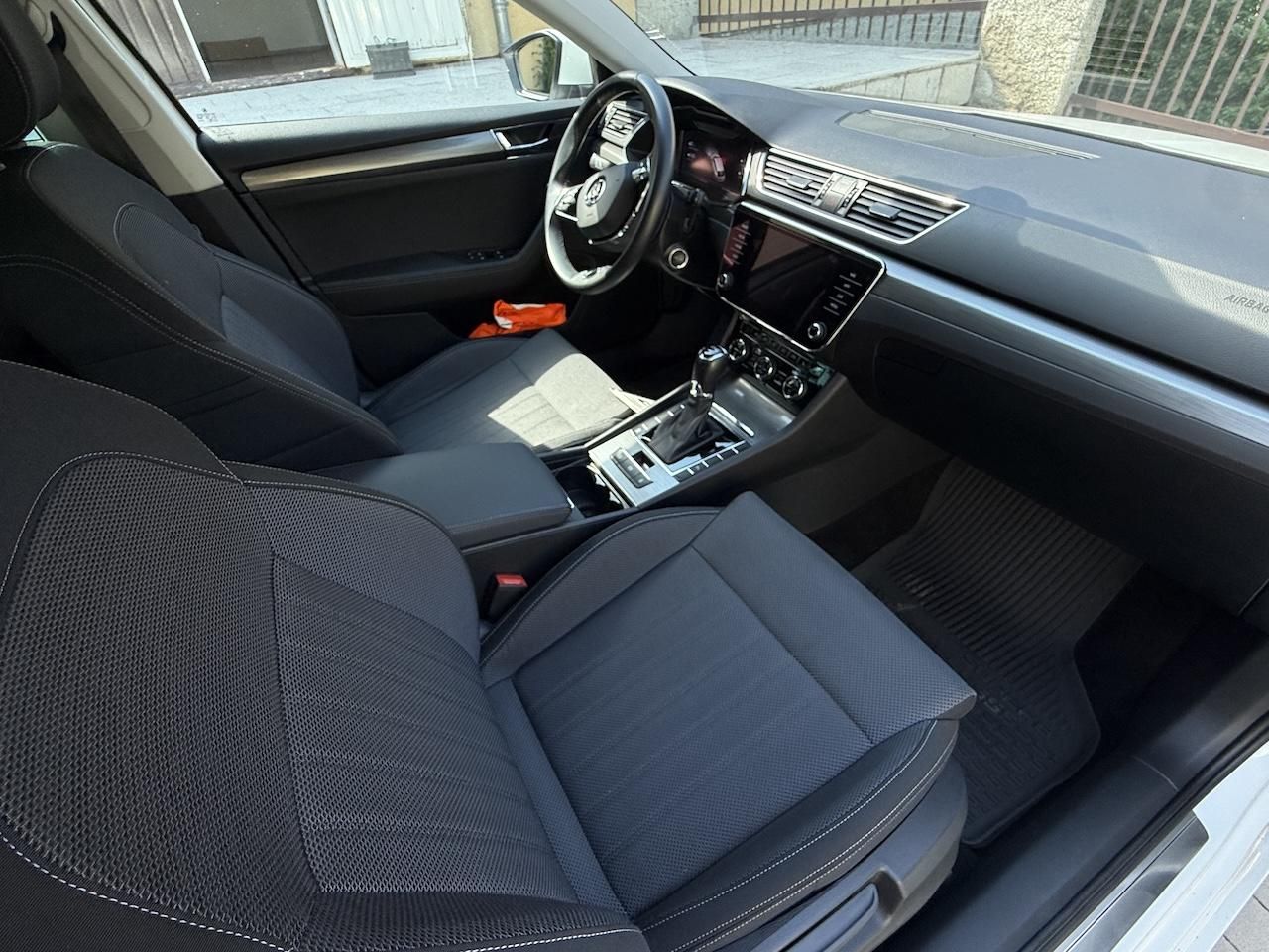 Škoda Superb, 2,0TDi 110kW STYLE DSG TAŽNÉ - fotka 4