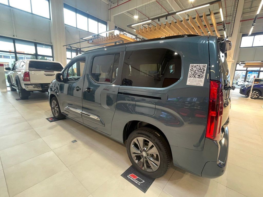Toyota Proace City Verso, 1.5 D-4D M/T Family 7S - fotka 4