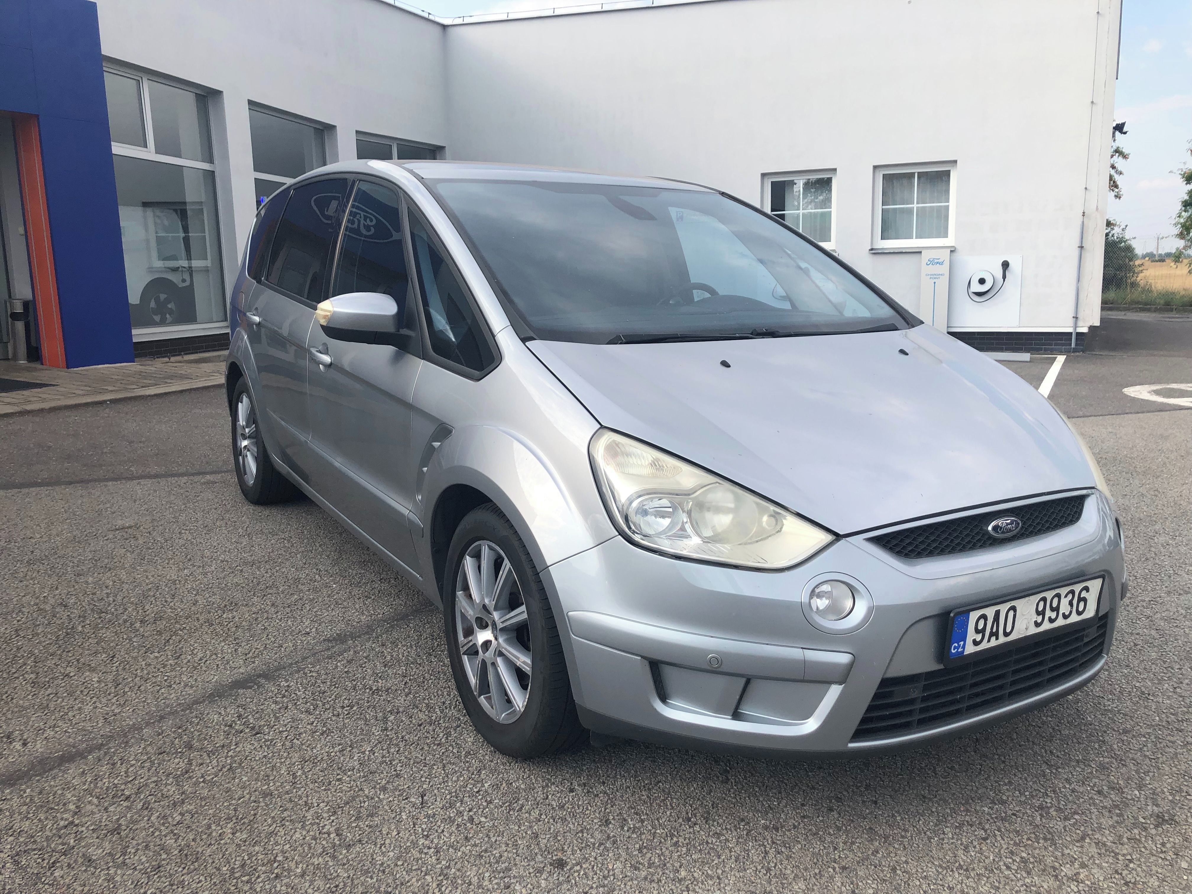 Ford S-MAX, 2.0 TDCi Titanium 7míst manual - fotka 2