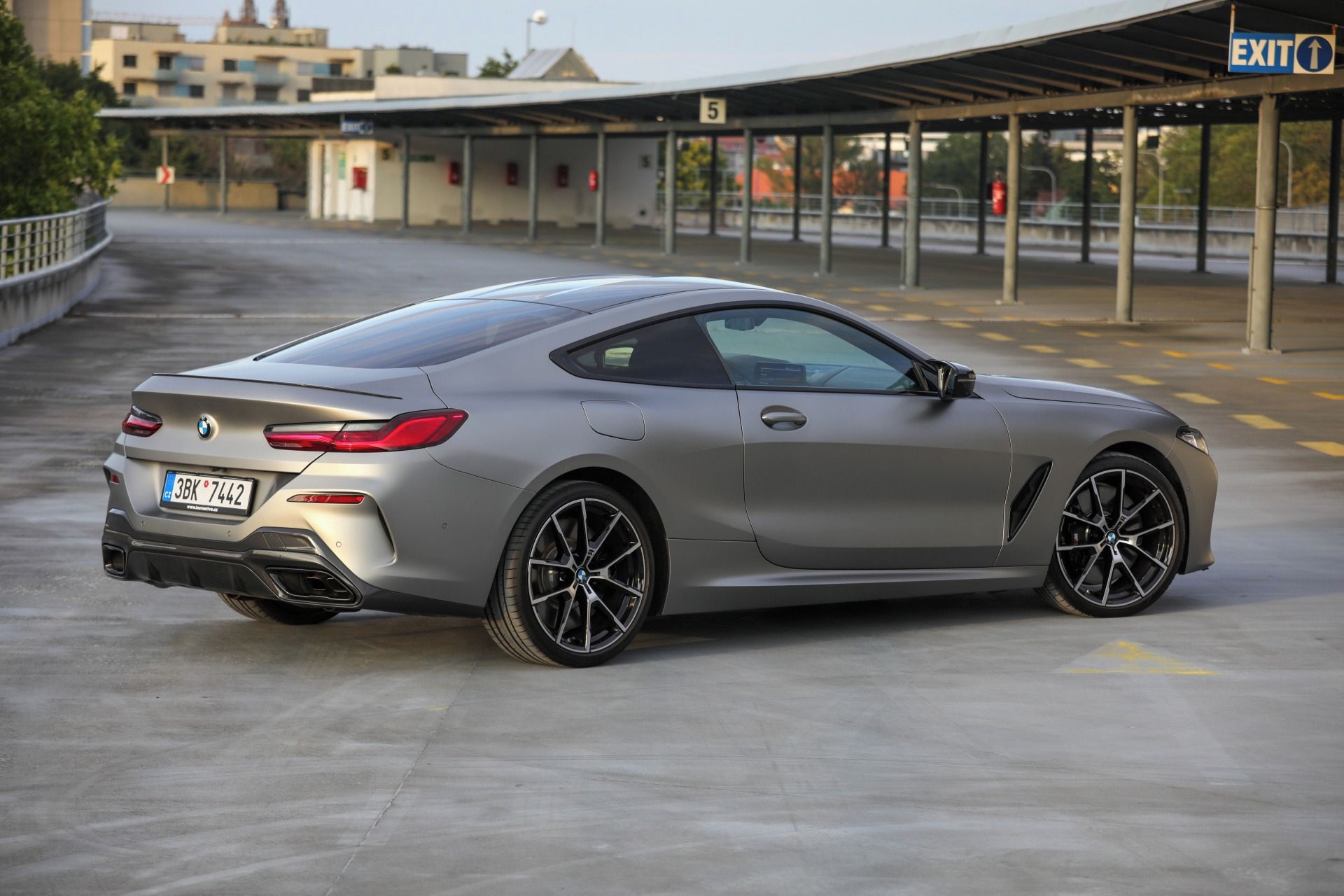 BMW Řada 8, xDrive Coupé | Individual - fotka 4