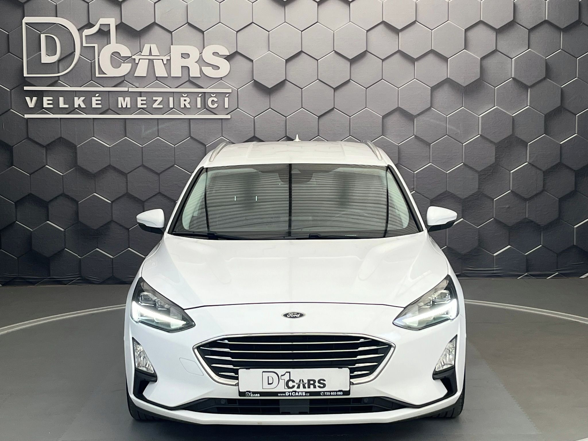 Ford Focus, 2.0 EB Titanium LED - fotka 5
