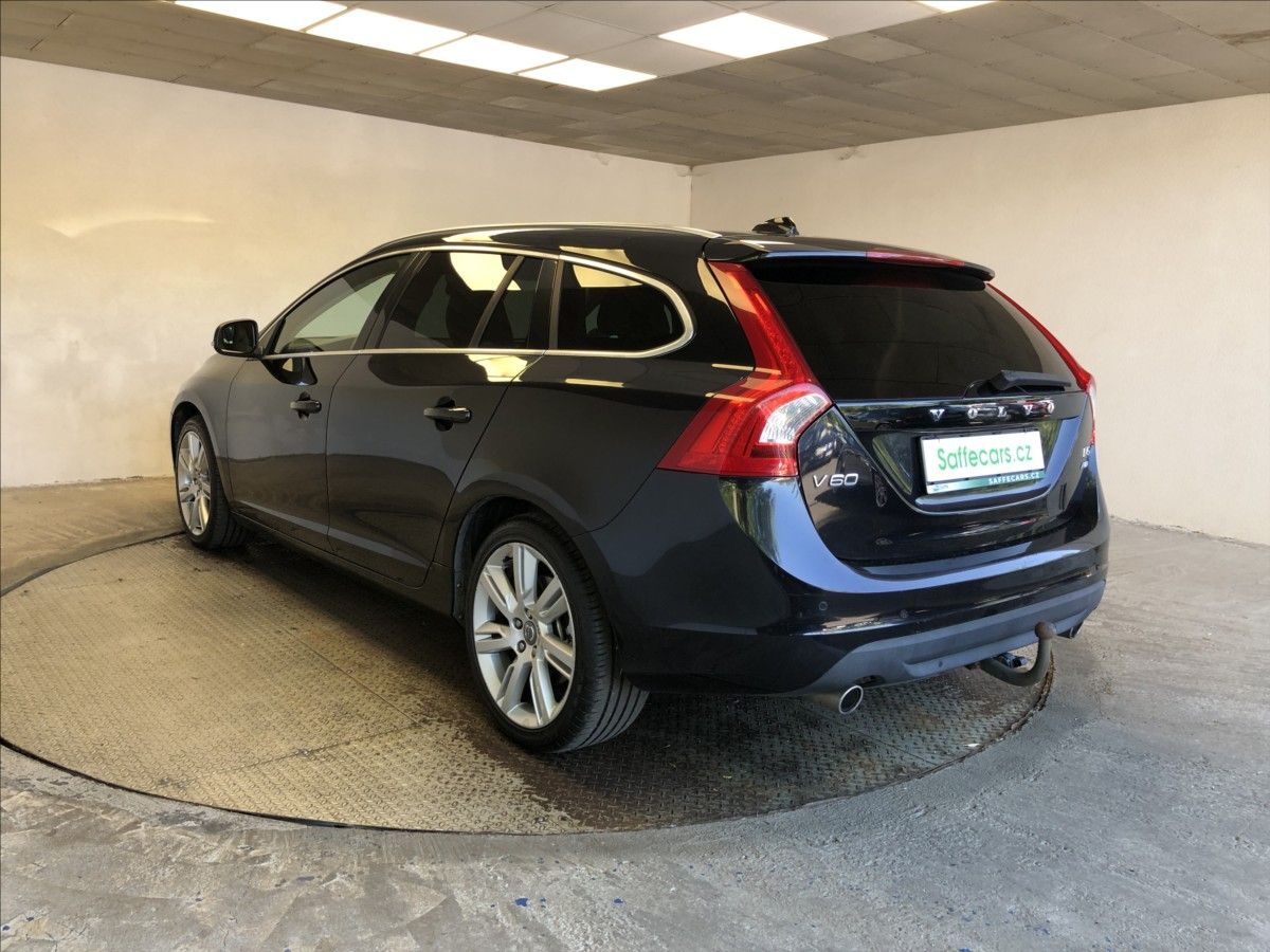 Volvo V60, 2,4 D - fotka 5