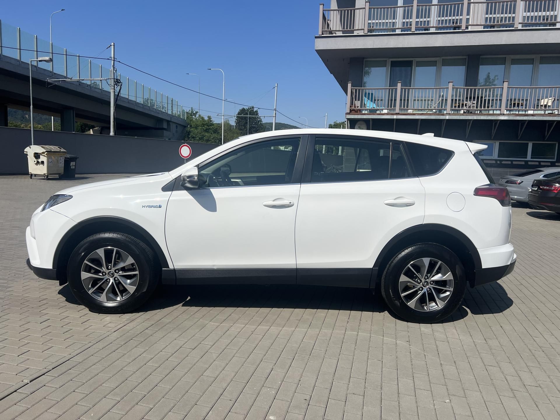 Toyota Rav4, 2.5i HYBRID 114kw - fotka 6