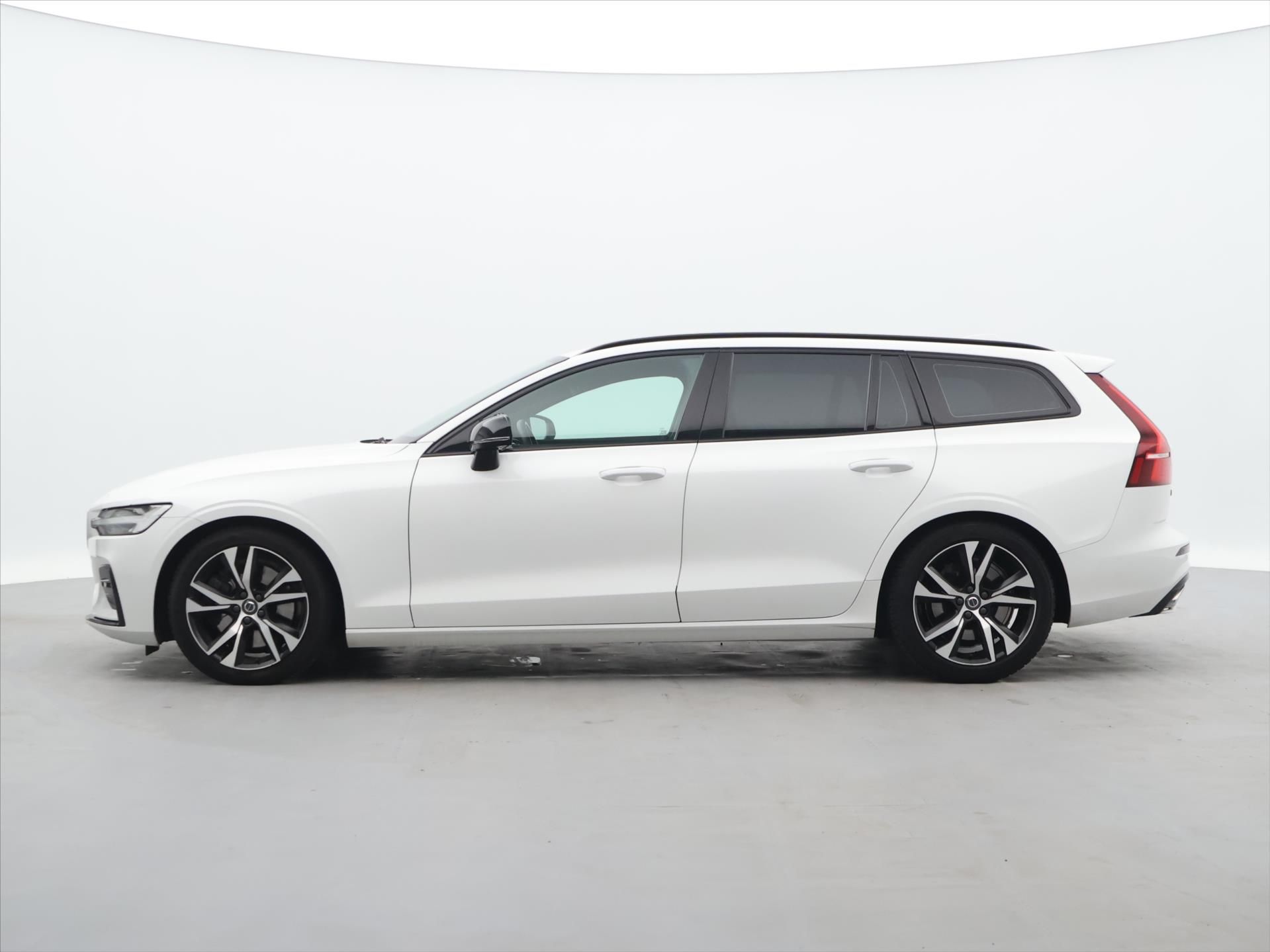 Volvo V60, 2,0 T5 184kW Drive-E R-Design - fotka 5