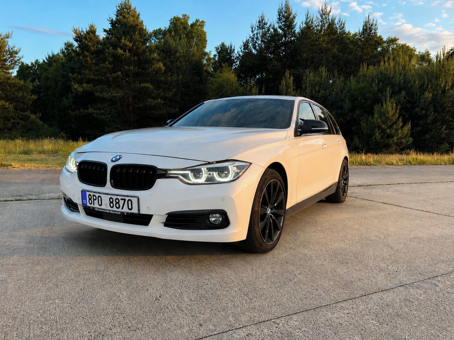 BMW Řada 3, BMW 320d xDrive, 140 kW - fotka 2