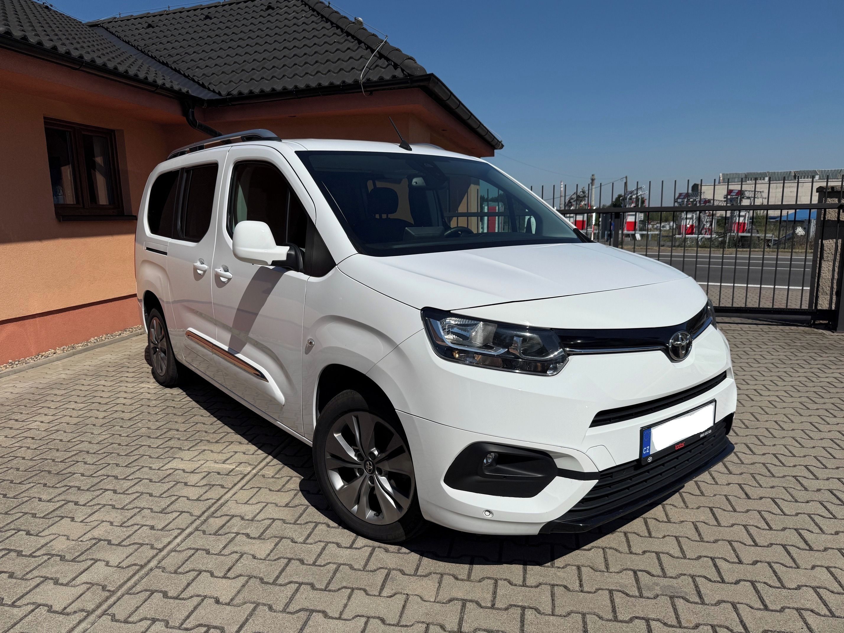 Toyota Proace, City Verso 1.5 D, Čr,1.majitel - fotka 2
