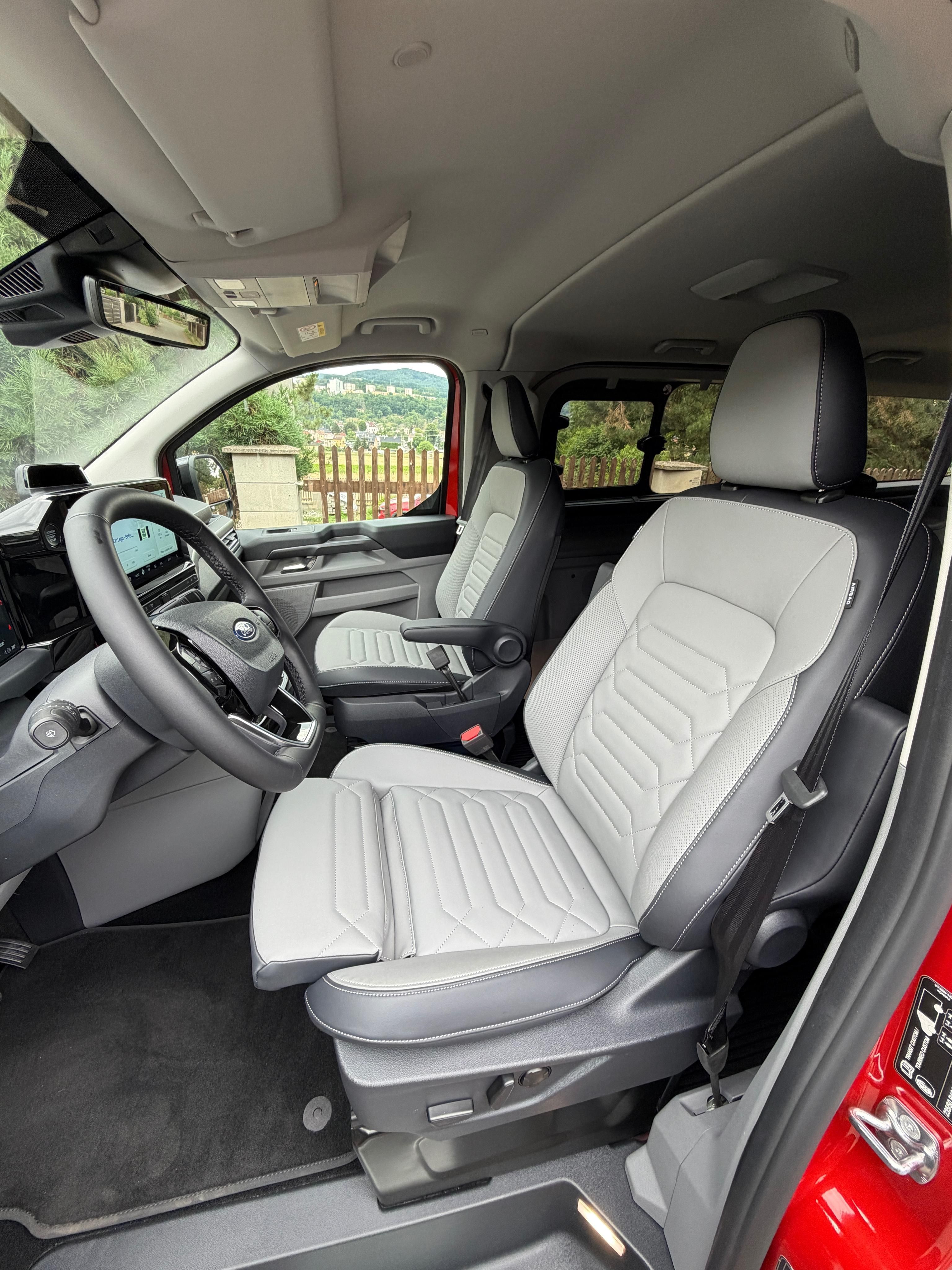 Ford Tourneo Custom, 2,0 - 125kW,Titanium X, 4x4 L2 - fotka 6