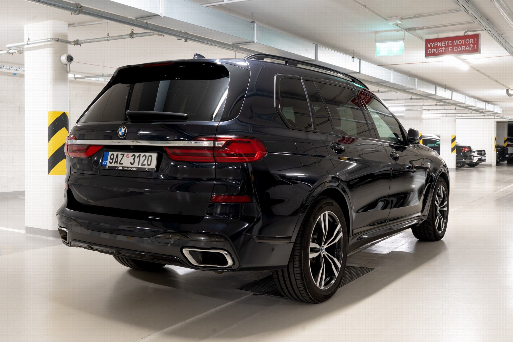 BMW X7, BMW X7 4.0i TOP stav M-paket - fotka 5