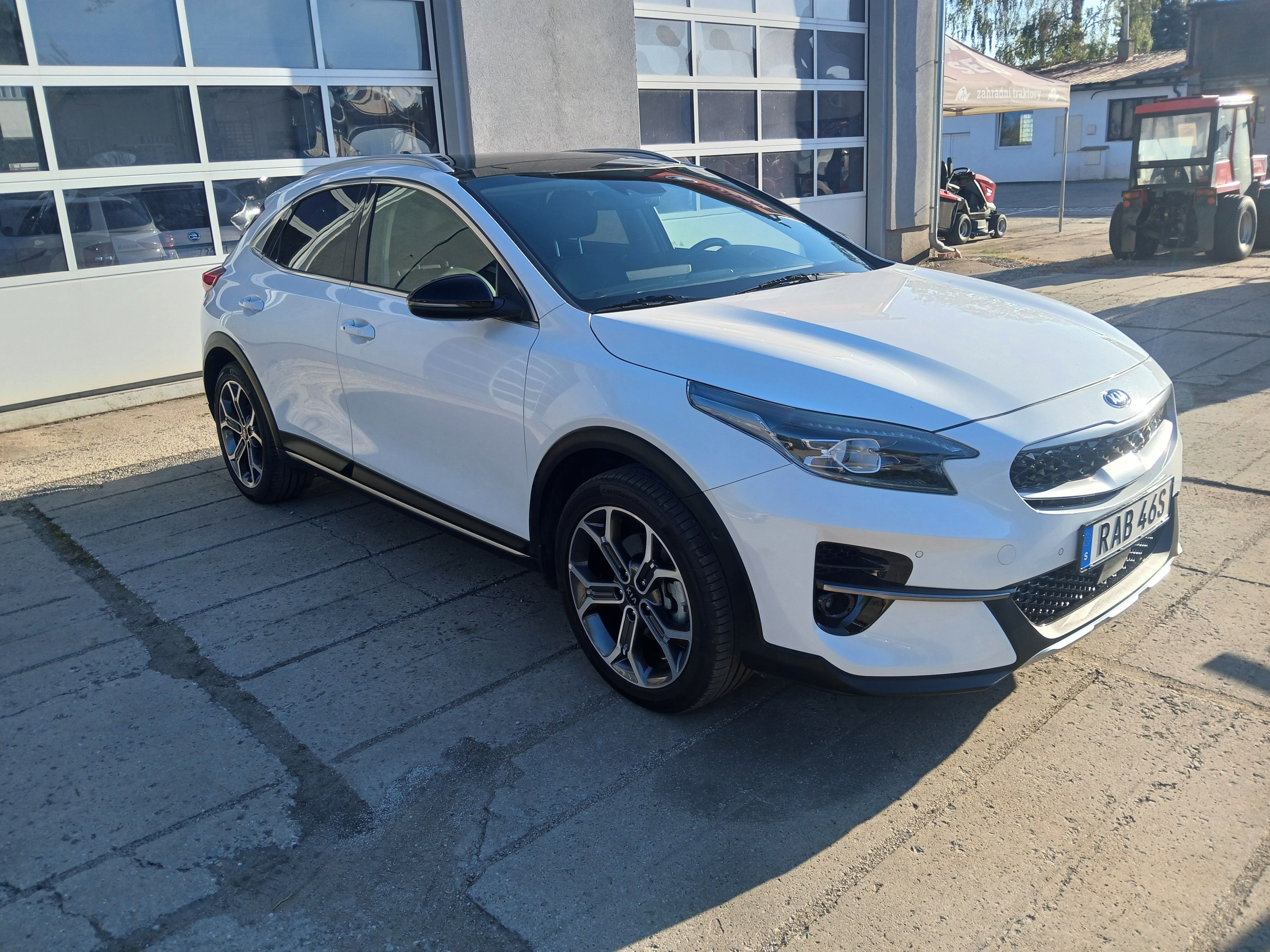 Kia XCee´d, 1.6 Plug-in Hybrid / Advance+ - fotka 2