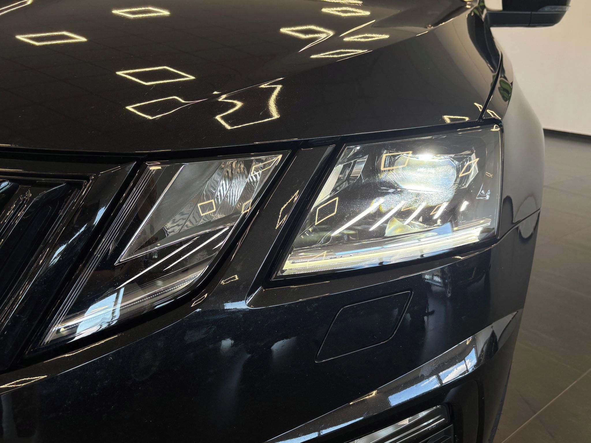 Škoda Octavia, RS, ČR, DSG, LED, NAVI., SERVI - fotka 6