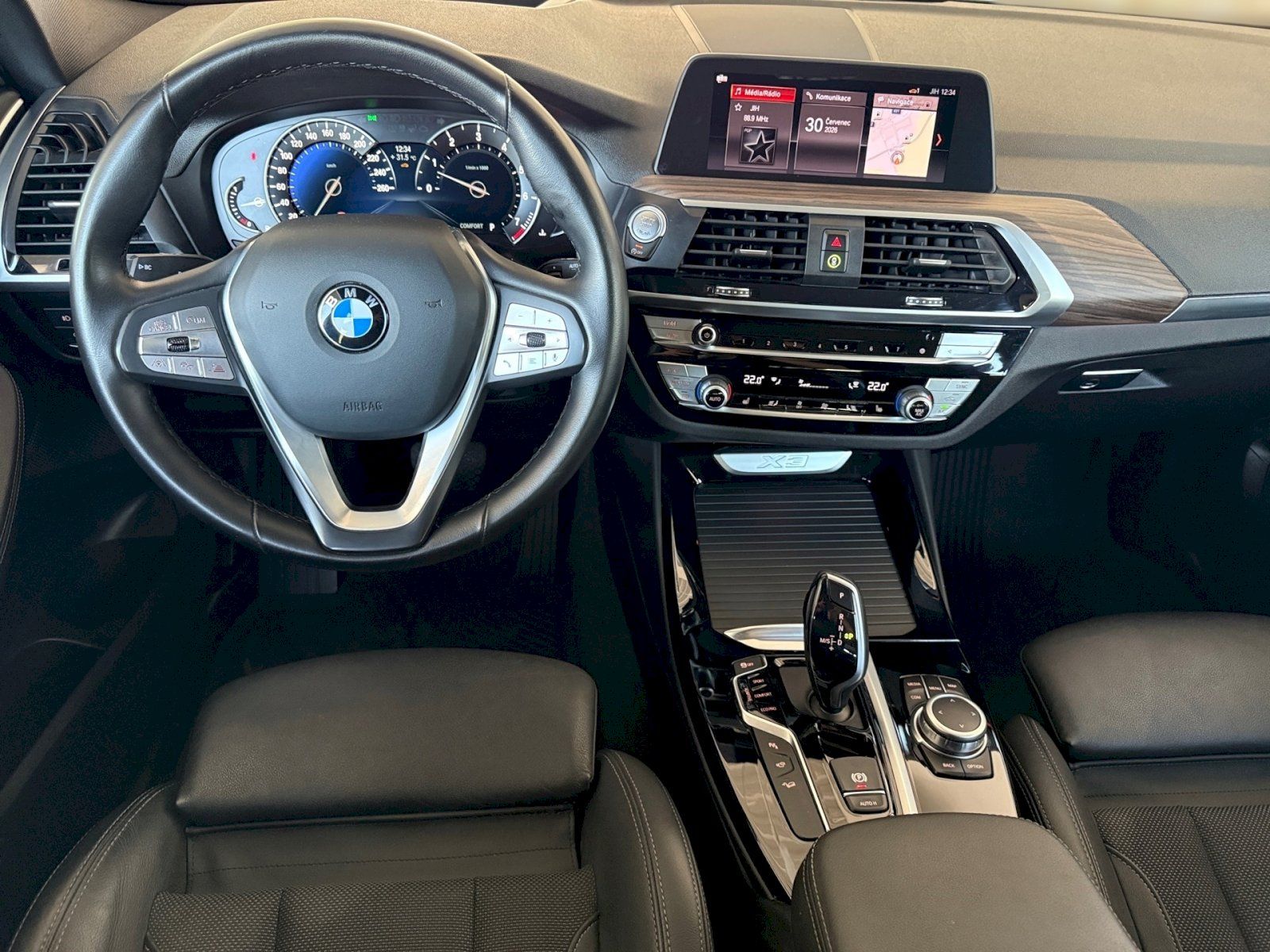 BMW X3, 2,0 i / 135 kW xDRIVE AT - fotka 6