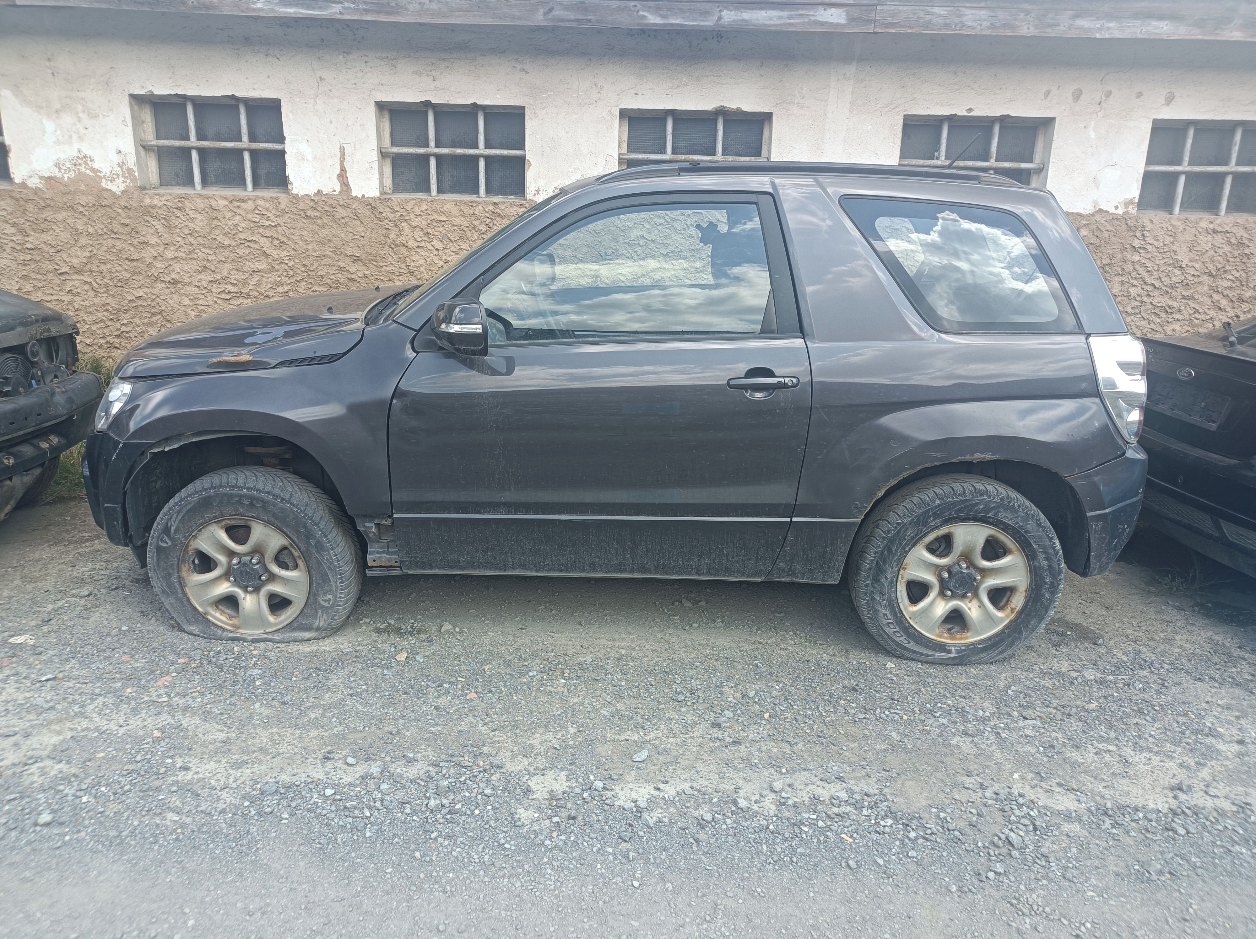 Suzuki Vitara, 2.4-122 kw,benzin,4x4,klima - fotka 3