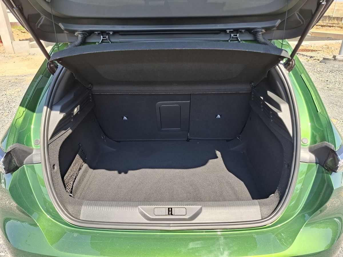 Peugeot 308, ALLURE 1.2 PT 130k M6 - fotka 5