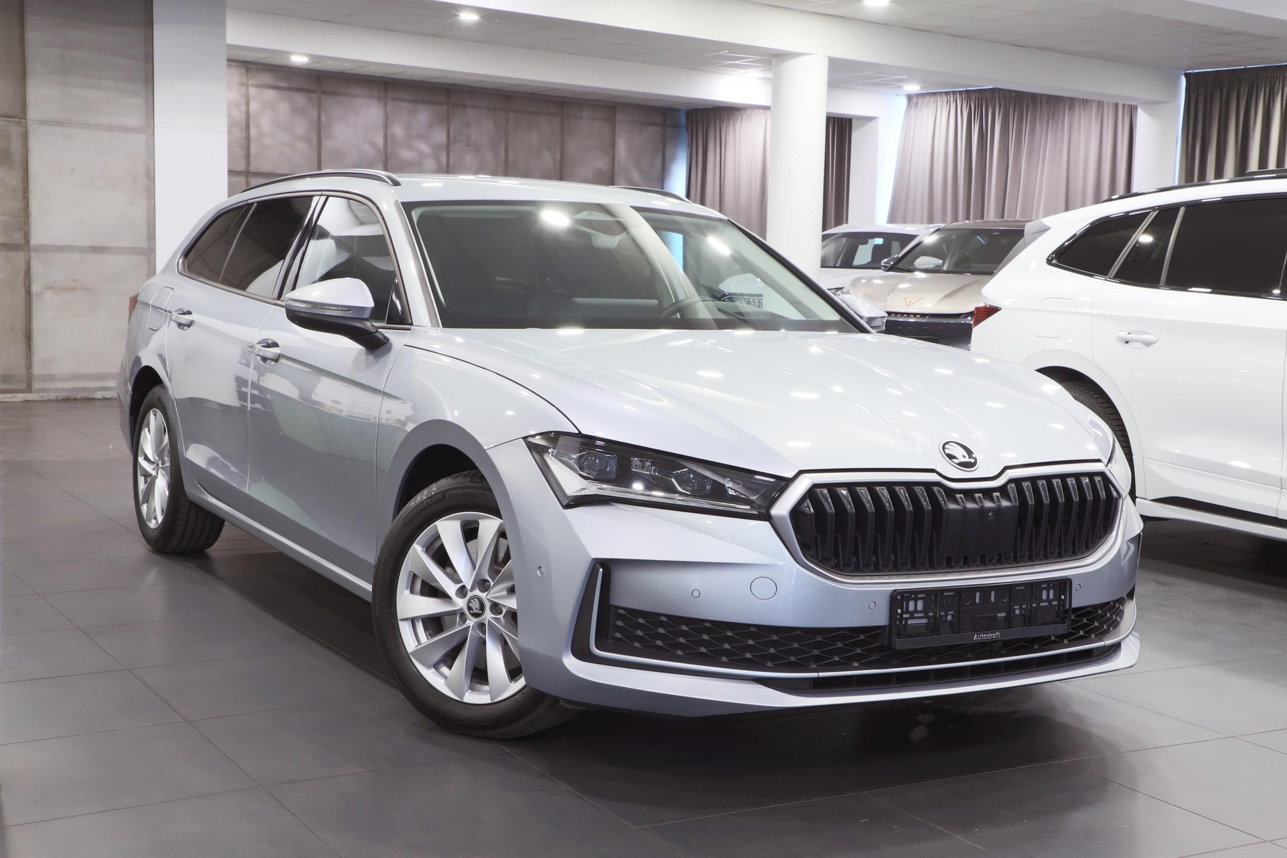 Škoda Superb, iV 1.5 TSI 150kW / Kůže