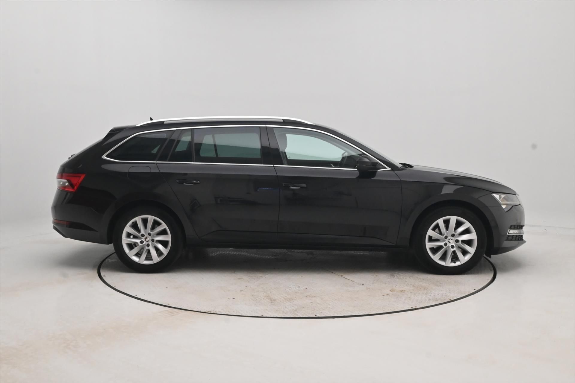Škoda Superb, 2,0 TDI 110 kW DSG Style Záruk - fotka 4