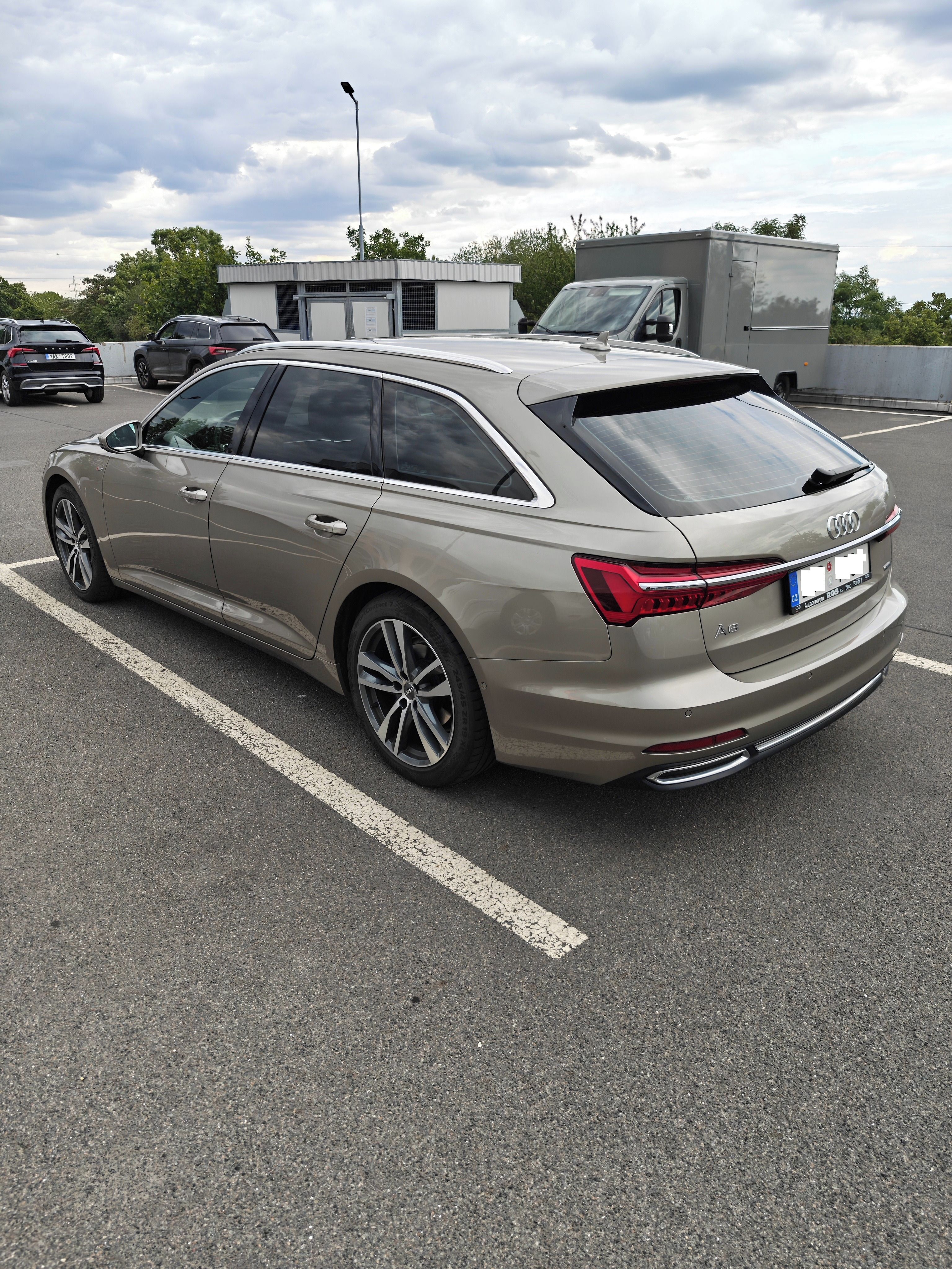 Audi A6 Avant, Sport 40 TDI quattro - fotka 6
