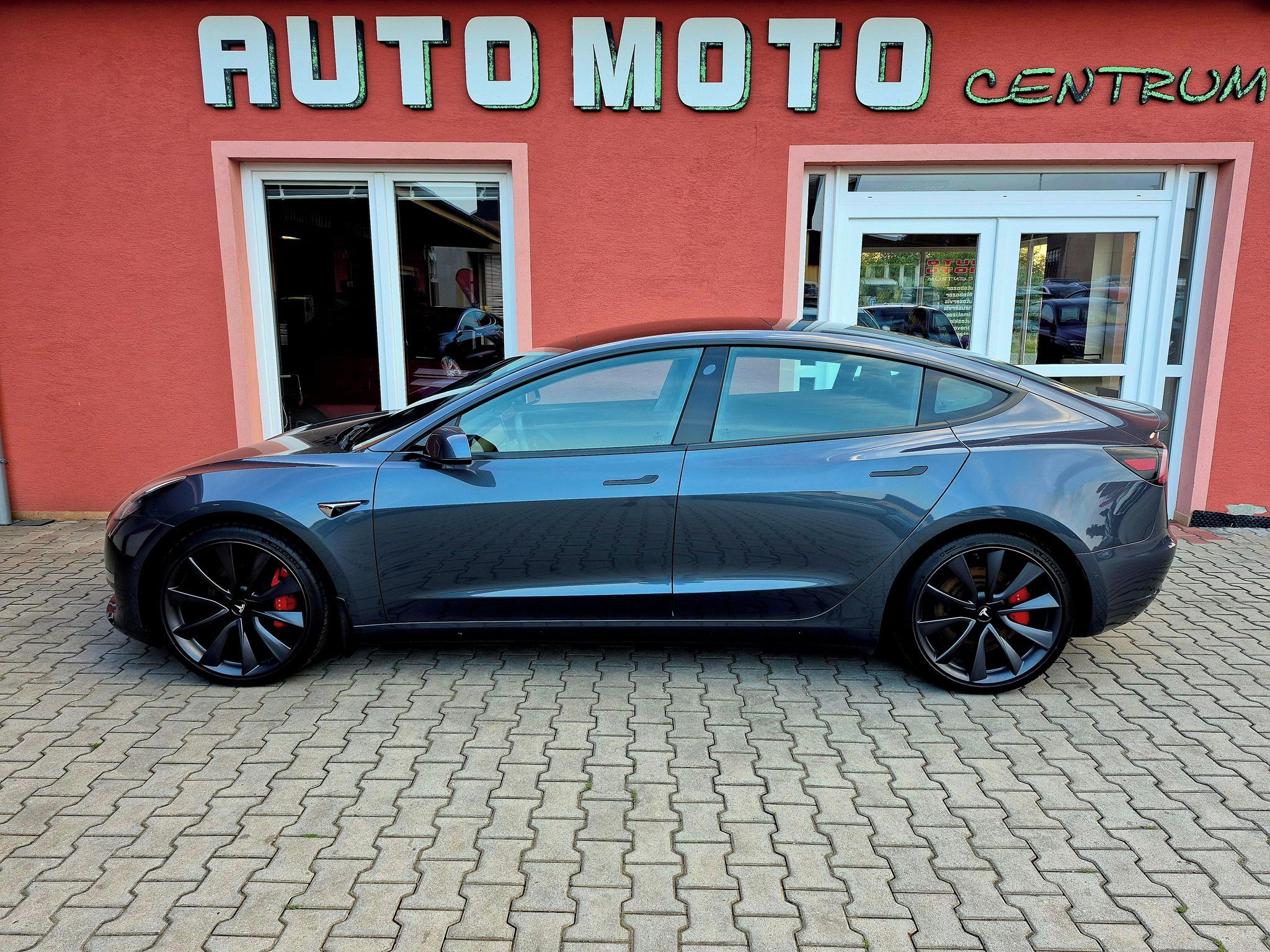 Tesla Model 3, Performance Dual Motor 377kW S - fotka 2