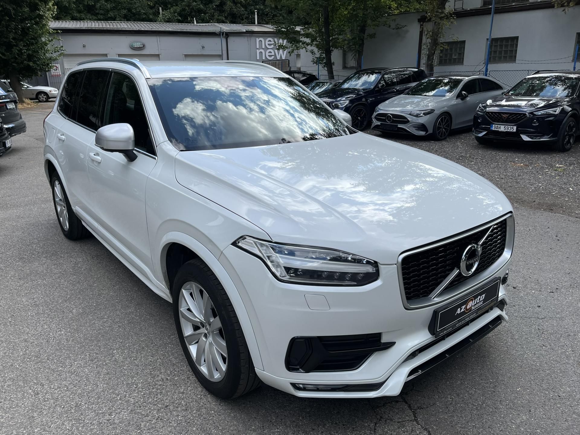 Volvo XC90, D5 AWD R-DESIGN, 7 MÍST - fotka 2