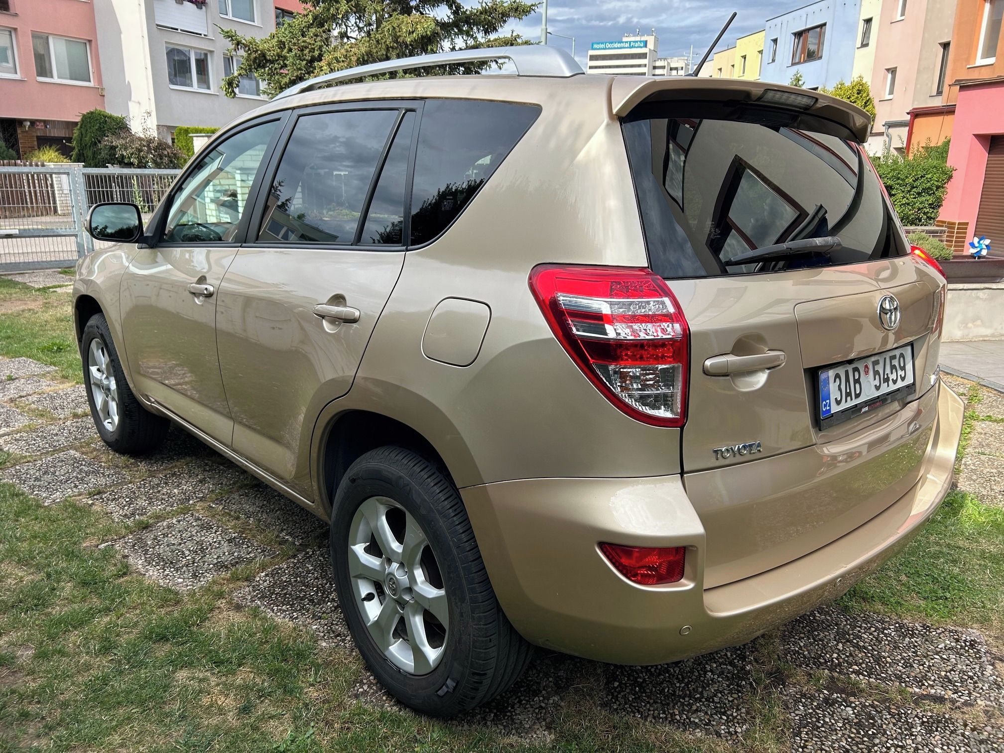 Toyota Rav4, 2.2 Diesel - fotka 6