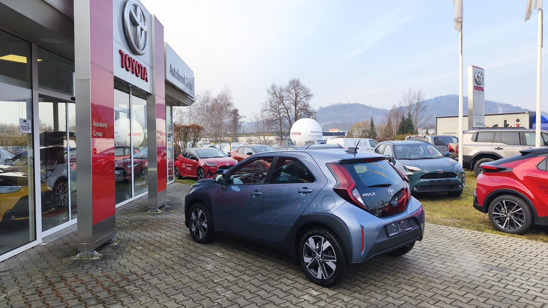 Toyota Aygo, 1.5 HEV COMFORT - fotka 6