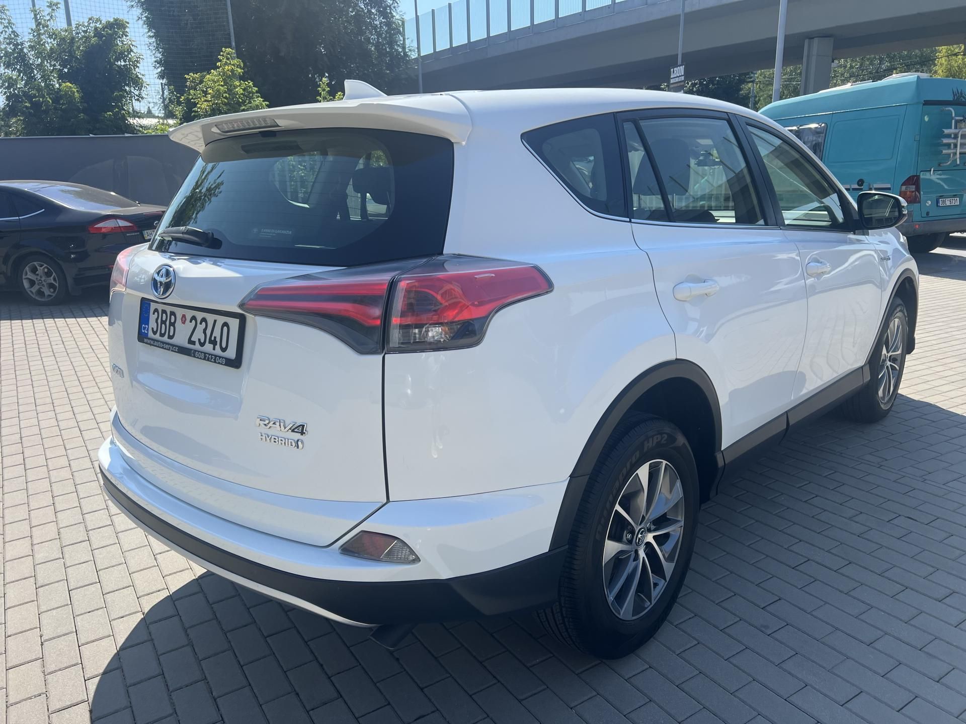 Toyota Rav4, 2.5i HYBRID 114kw - fotka 4