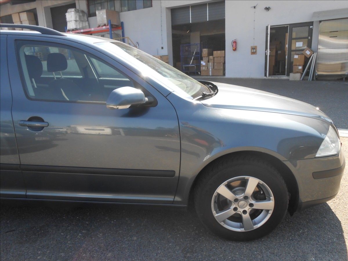 Škoda Octavia, 1,9 TDi 77Kw - fotka 4