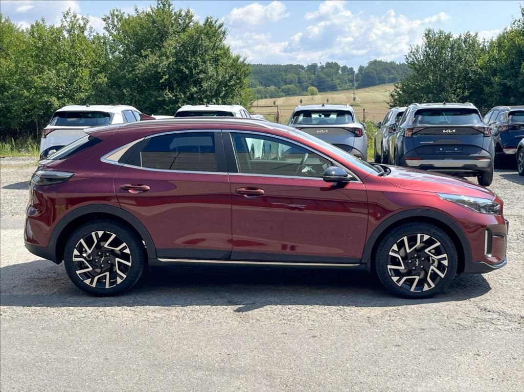 Kia XCee´d, 1,6 T-GDI 7DCT STEEL EDITION - fotka 4