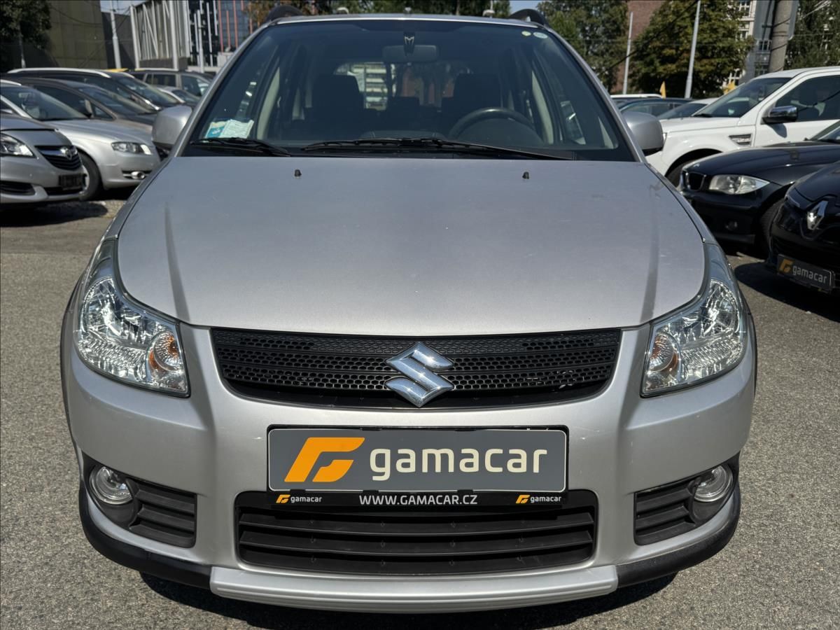 Suzuki SX4, 1,6 KRASNÝ STAV.