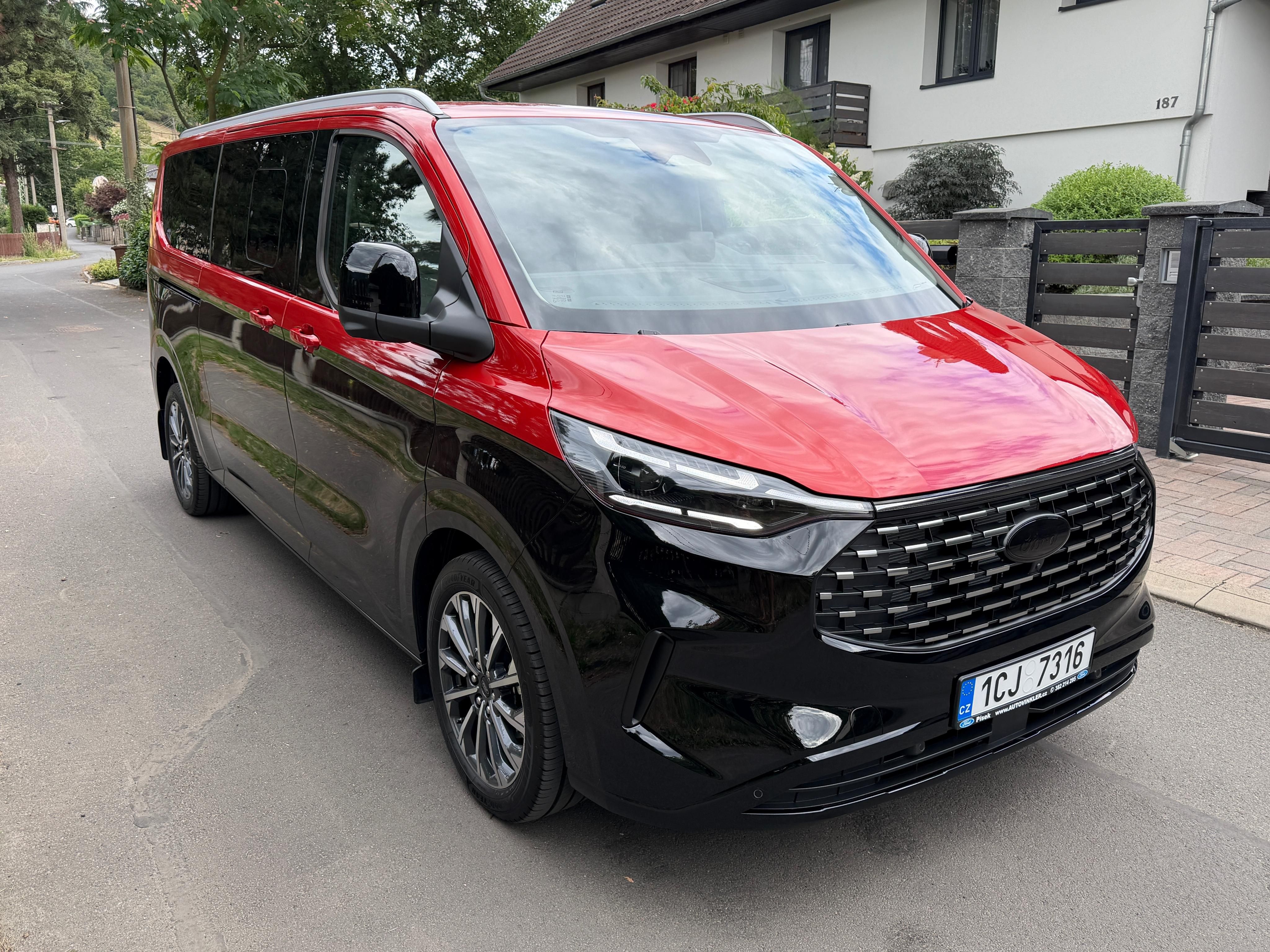 Ford Tourneo Custom, 2,0 - 125kW,Titanium X, 4x4 L2 - fotka 2