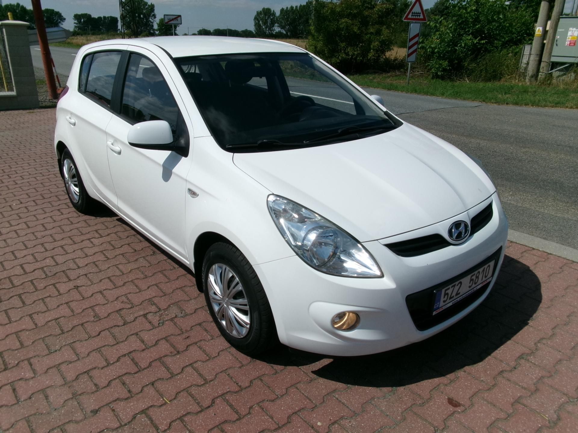 Hyundai i20, 1,2i KLIMA ČR ISOFIX - fotka 4