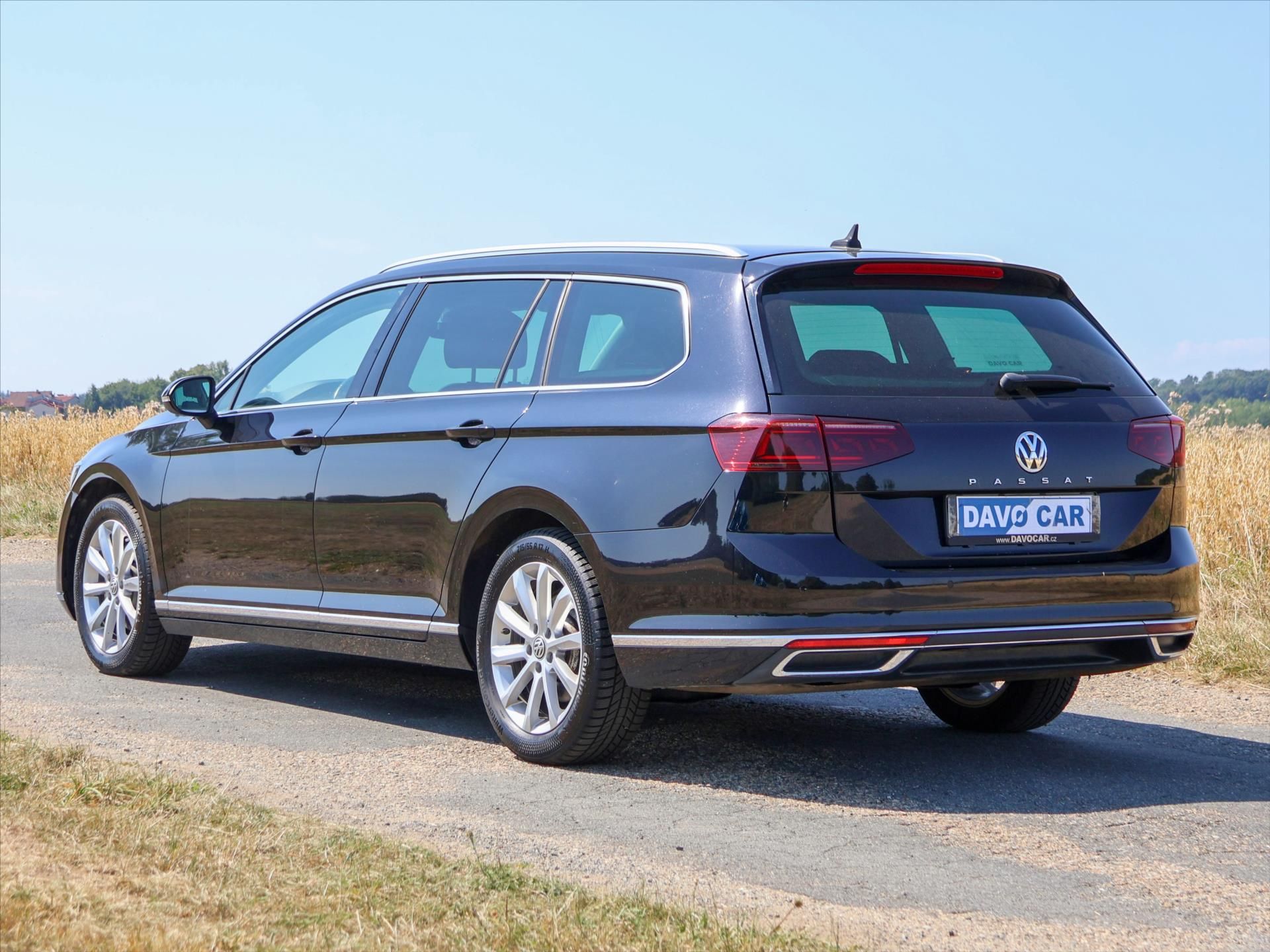 Volkswagen Passat, 2,0 TDI 110kW DSG Elegance - fotka 5