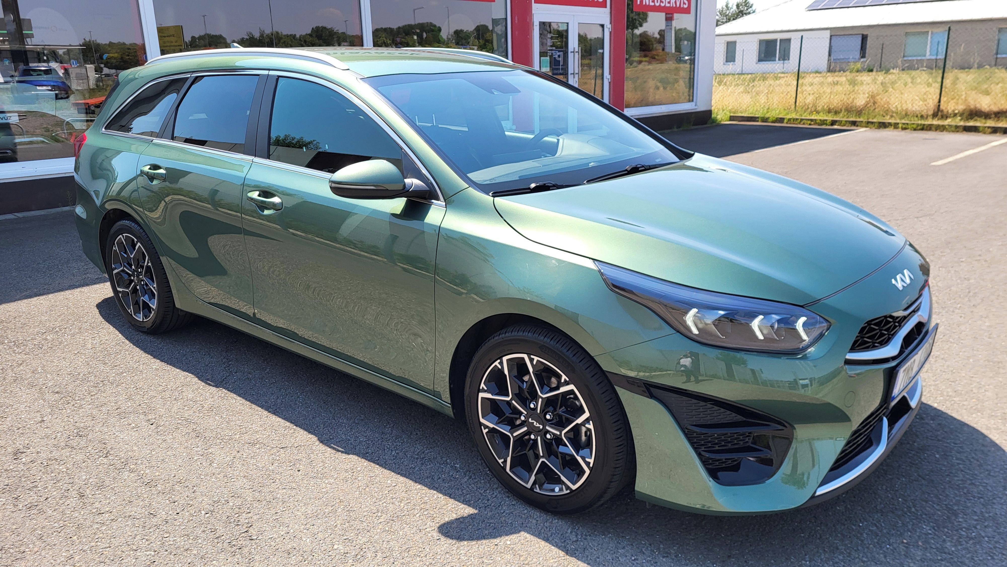 Kia Cee´d, Kia Sportage 1,6 T-GDI Excl. - fotka 3