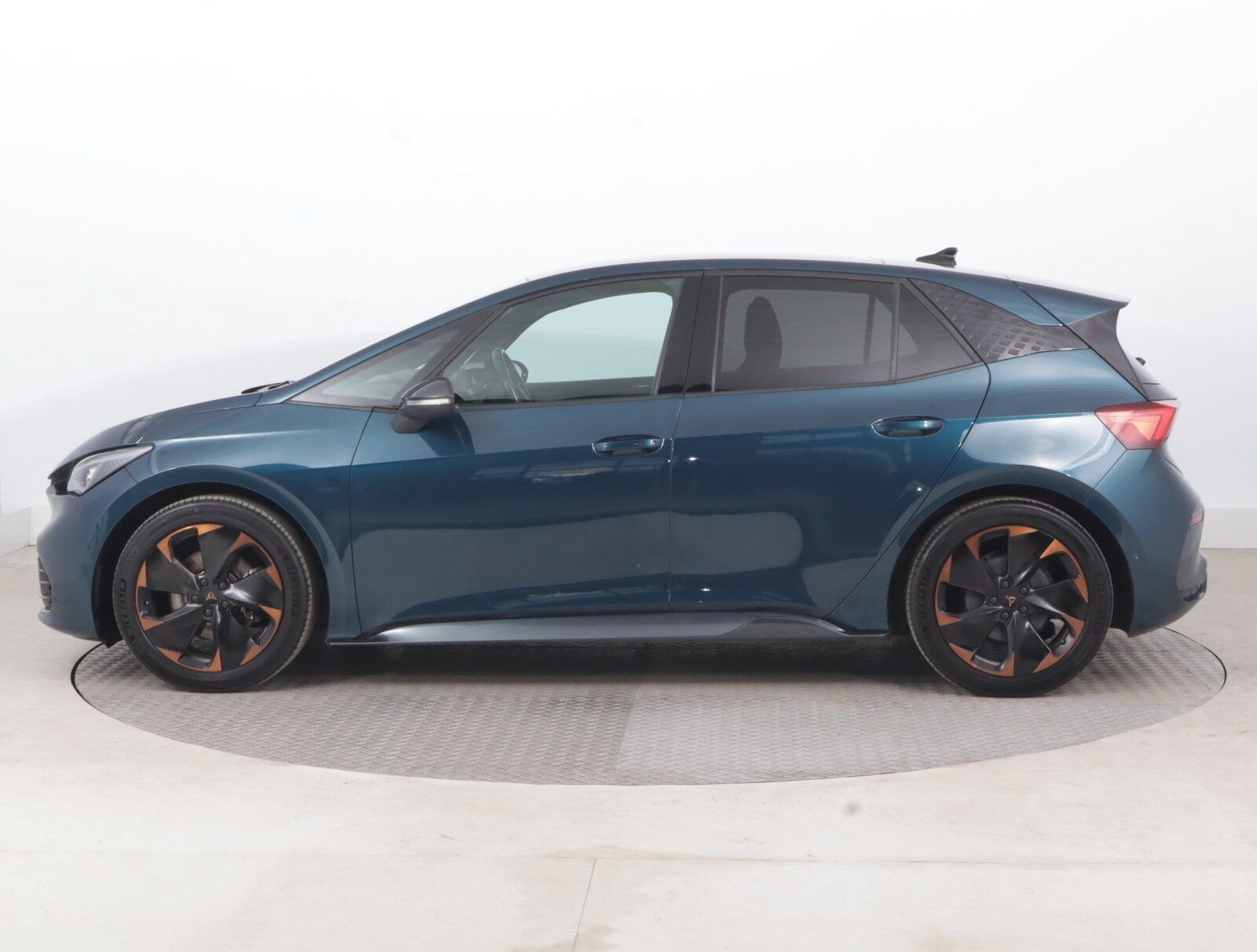 Cupra Born, 58, SoH 93%, Automat - fotka 3