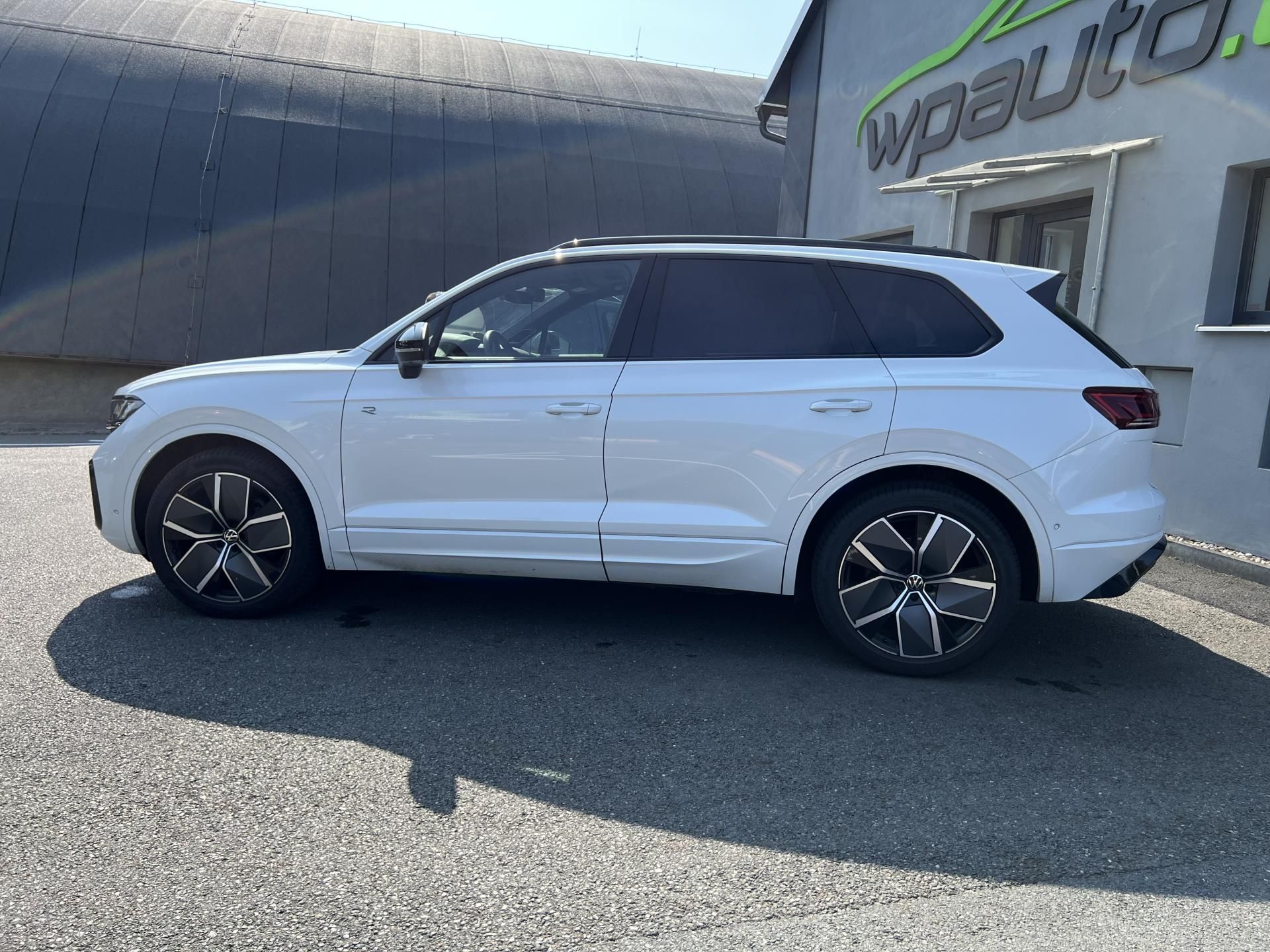 Volkswagen Touareg, 3.0 TDi 210 kW R-LINE 4MOTION - fotka 2