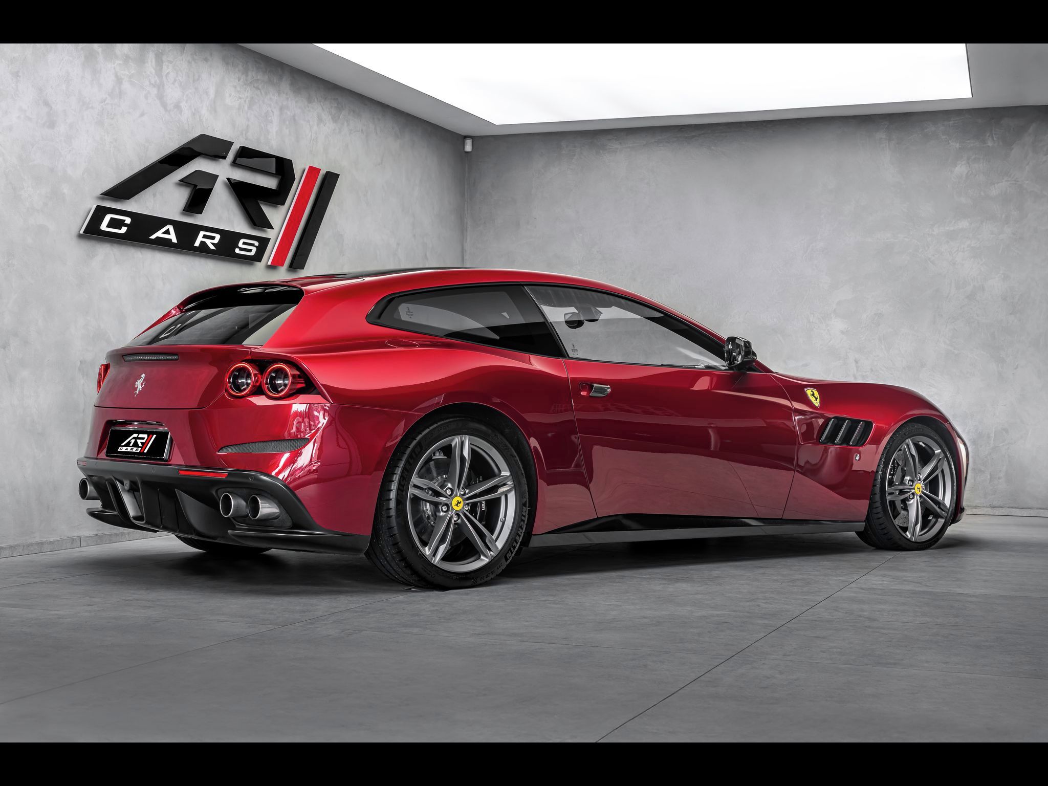 Ferrari GTC4 Lusso - fotka 6