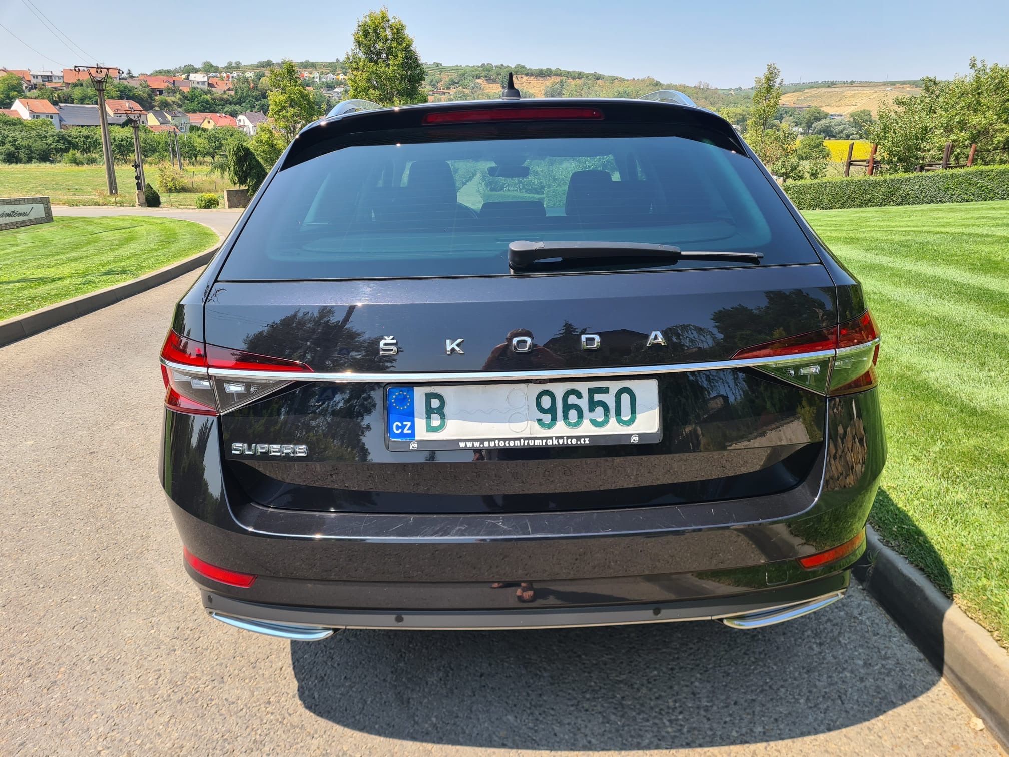 Škoda Superb, 2.0 TDi DSG Laurin & Klement - fotka 6