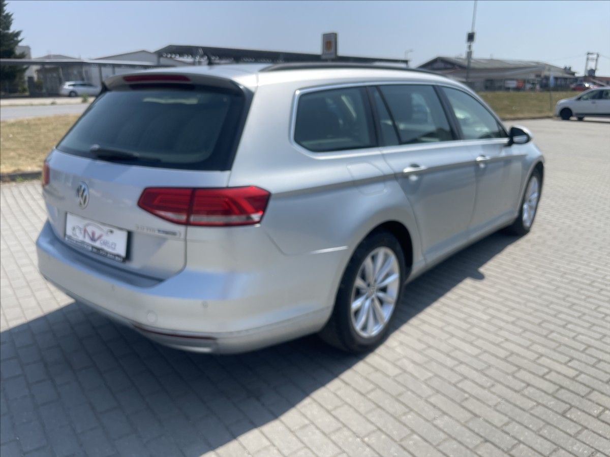 Volkswagen Passat, 2,0 TDi 110kw Highline DSG GPS - fotka 4