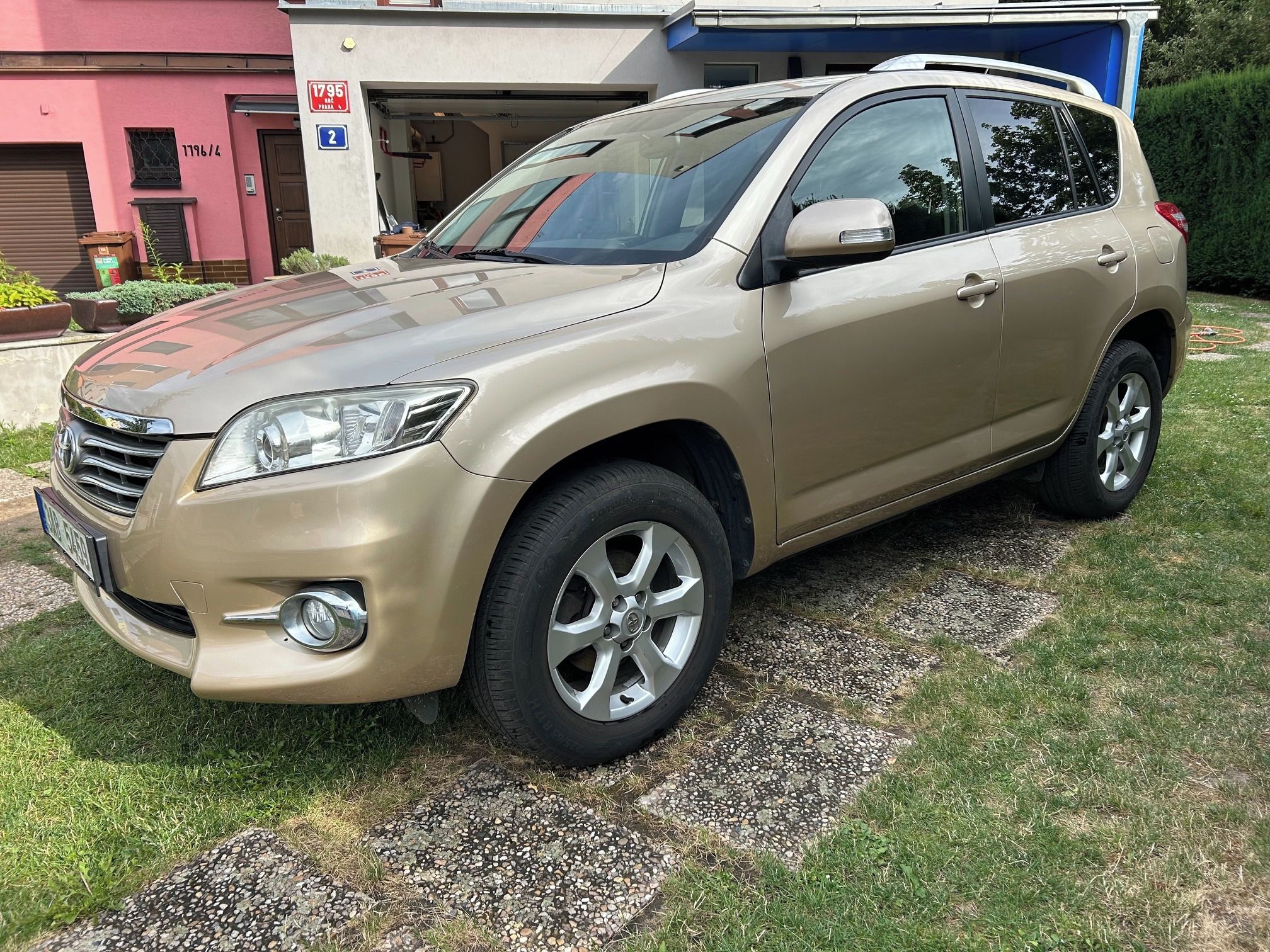Toyota Rav4, 2.2 Diesel - fotka 5