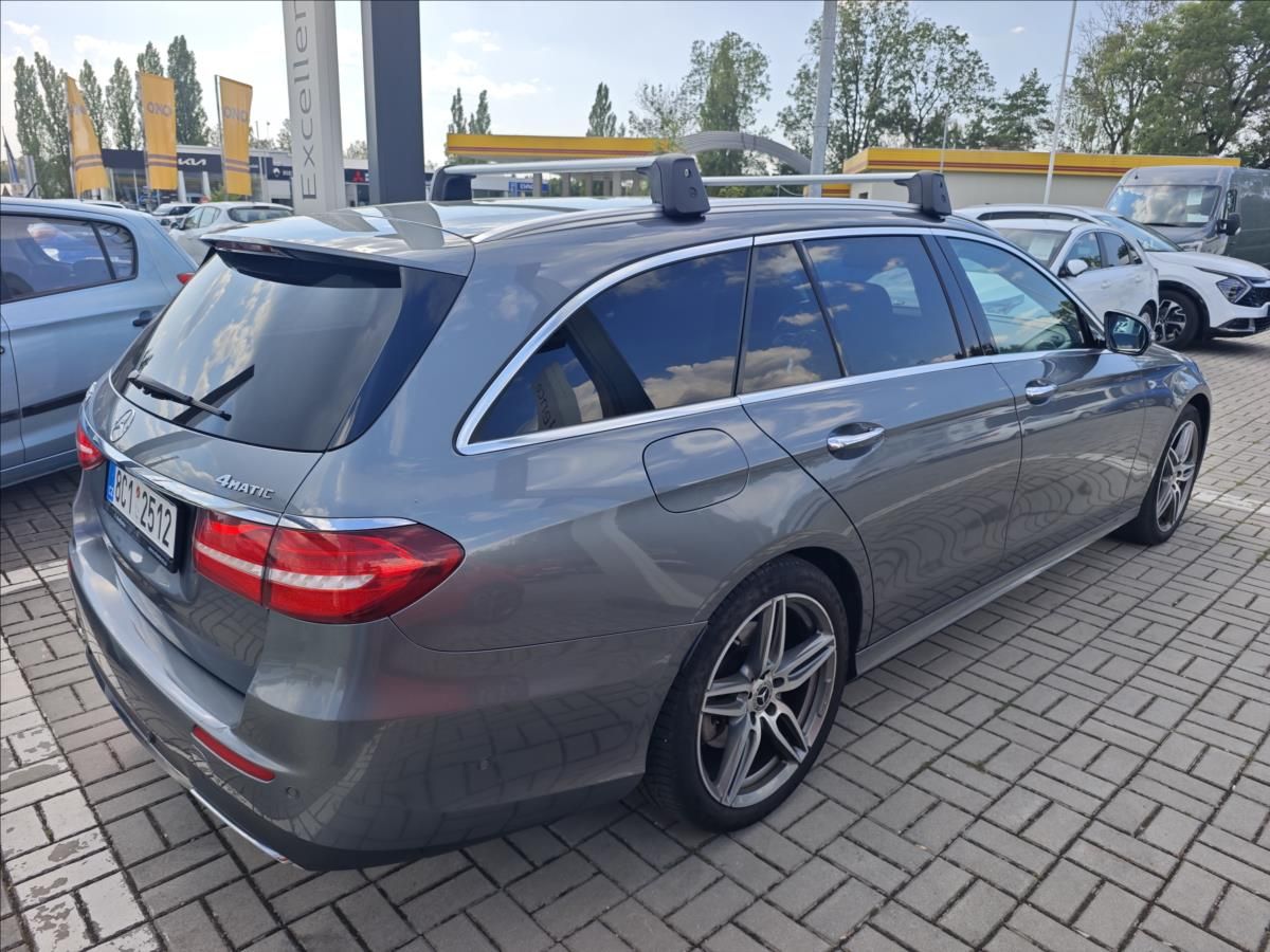 Mercedes-Benz Třídy E, 2,9 400d 4Matic - fotka 6