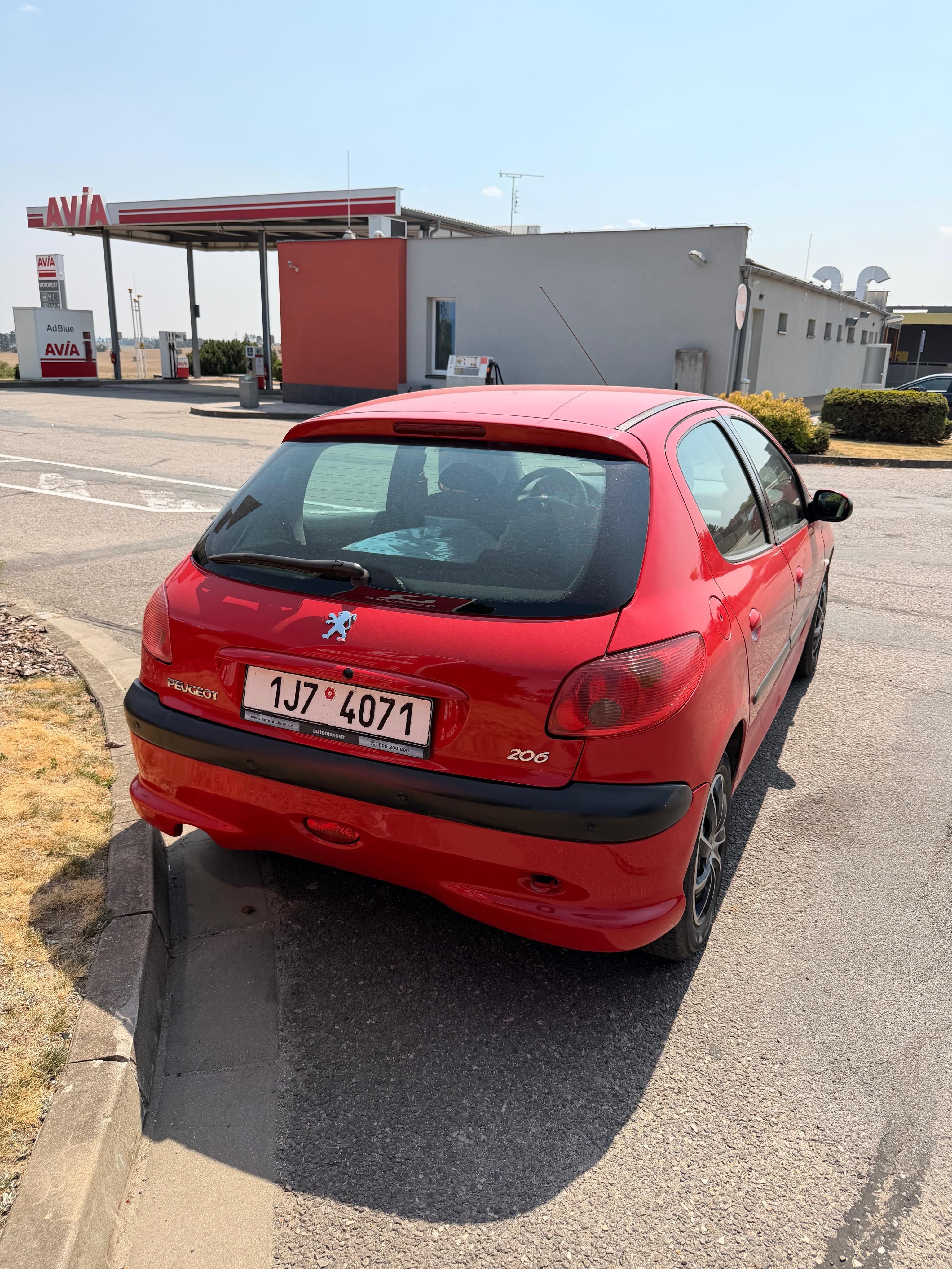 Peugeot 206, 1.1i 44Kw - fotka 4