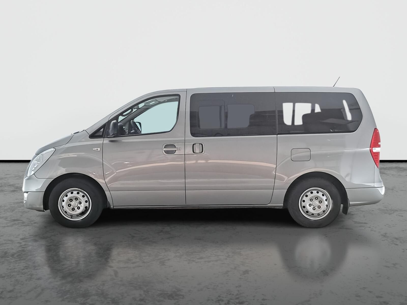 Hyundai H 1, 2.5 CRDi, Klima, Park. senzory - fotka 3