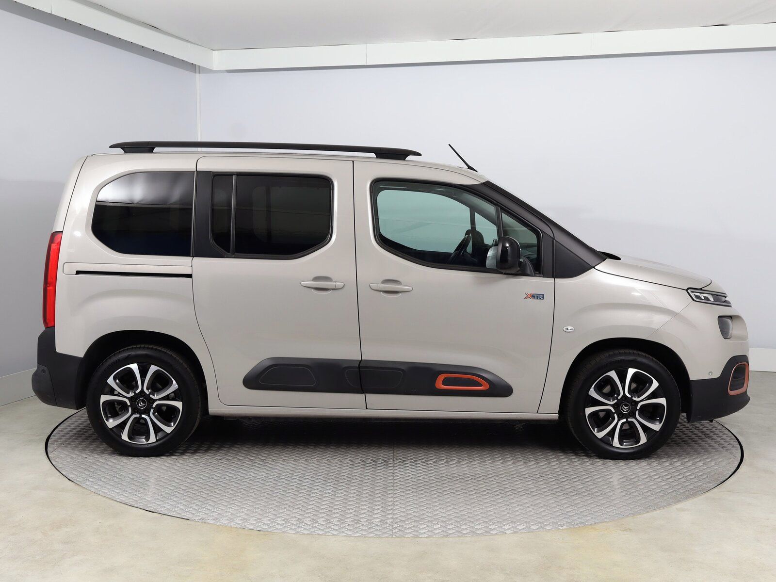 Citroën Berlingo, 1.5 BlueHDi, Shine, 5Míst - fotka 6