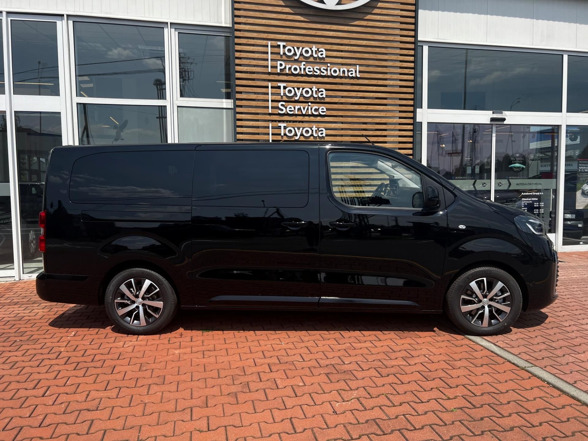 Toyota Proace Verso, 2,2D  8AT 180K VIP 7 MÍST - fotka 4