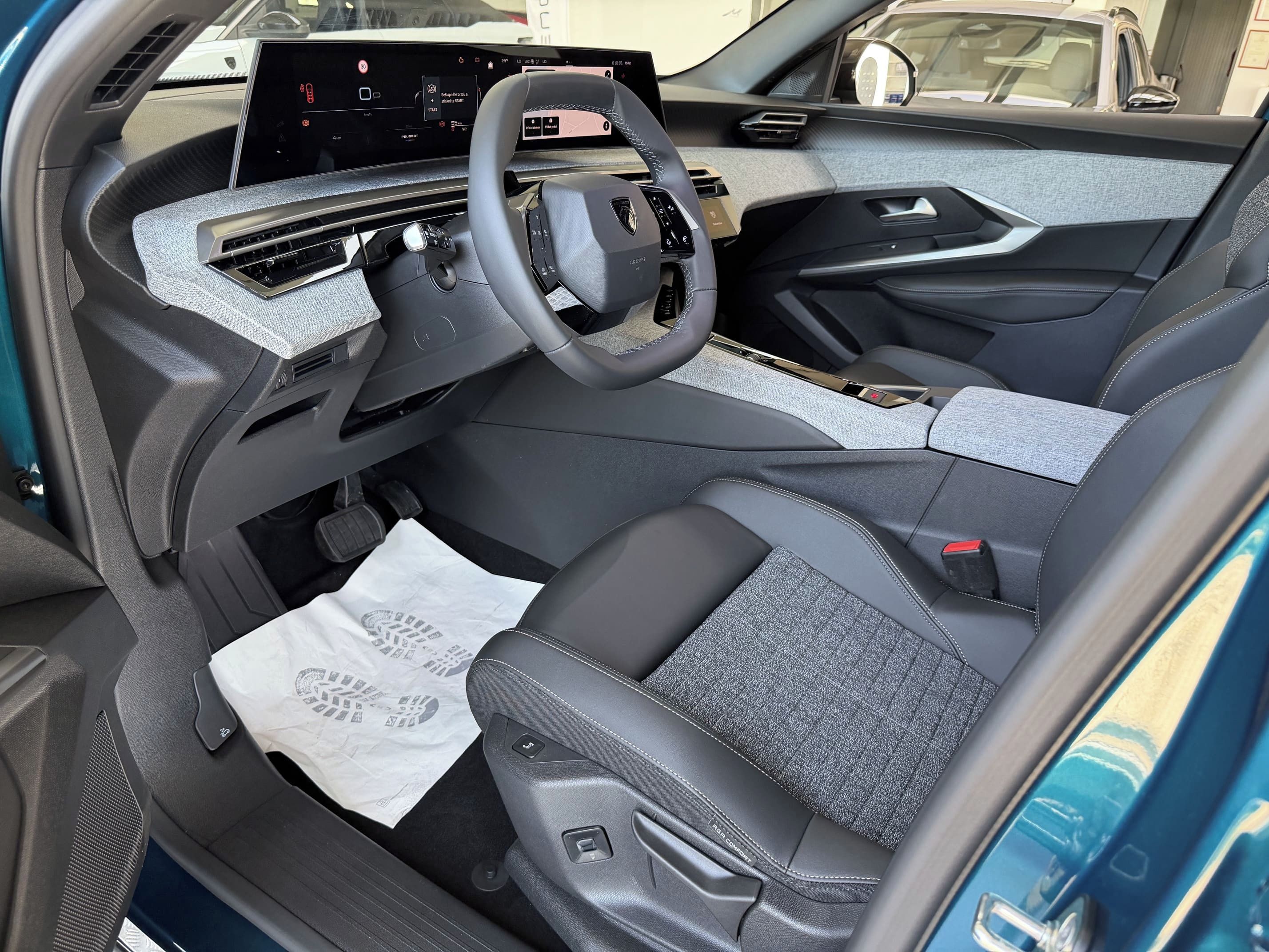 Peugeot 5008, BUSINESS Hybrid 145 e-DCS6 - fotka 5